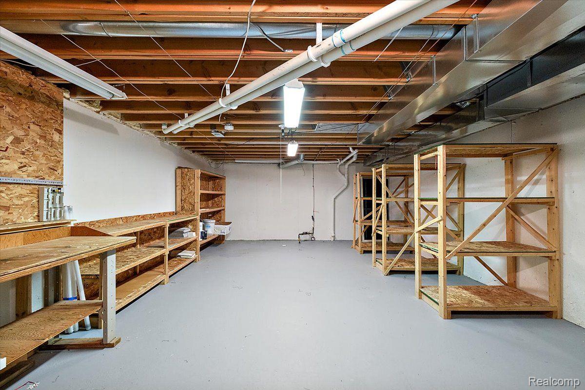 1682 MAPLE CREEK