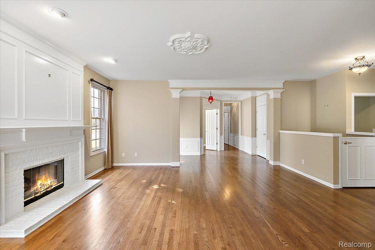 1682 MAPLE CREEK