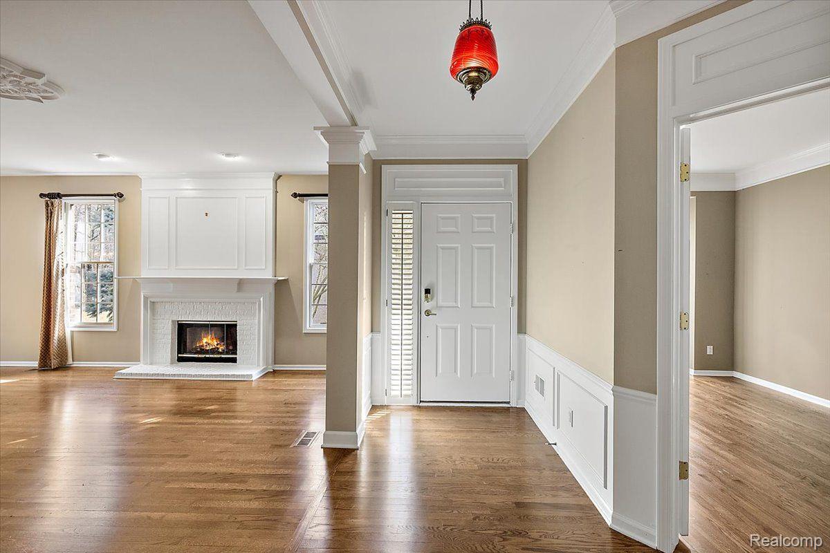 1682 MAPLE CREEK