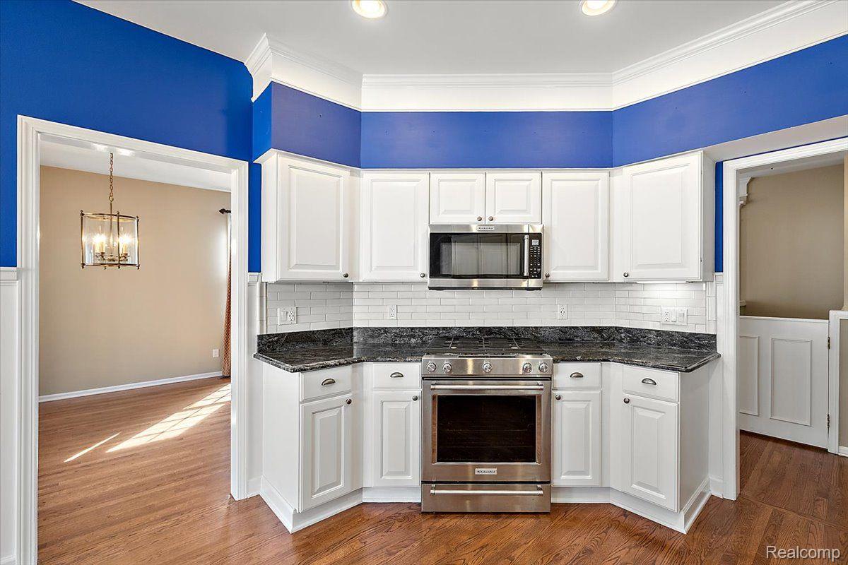1682 MAPLE CREEK