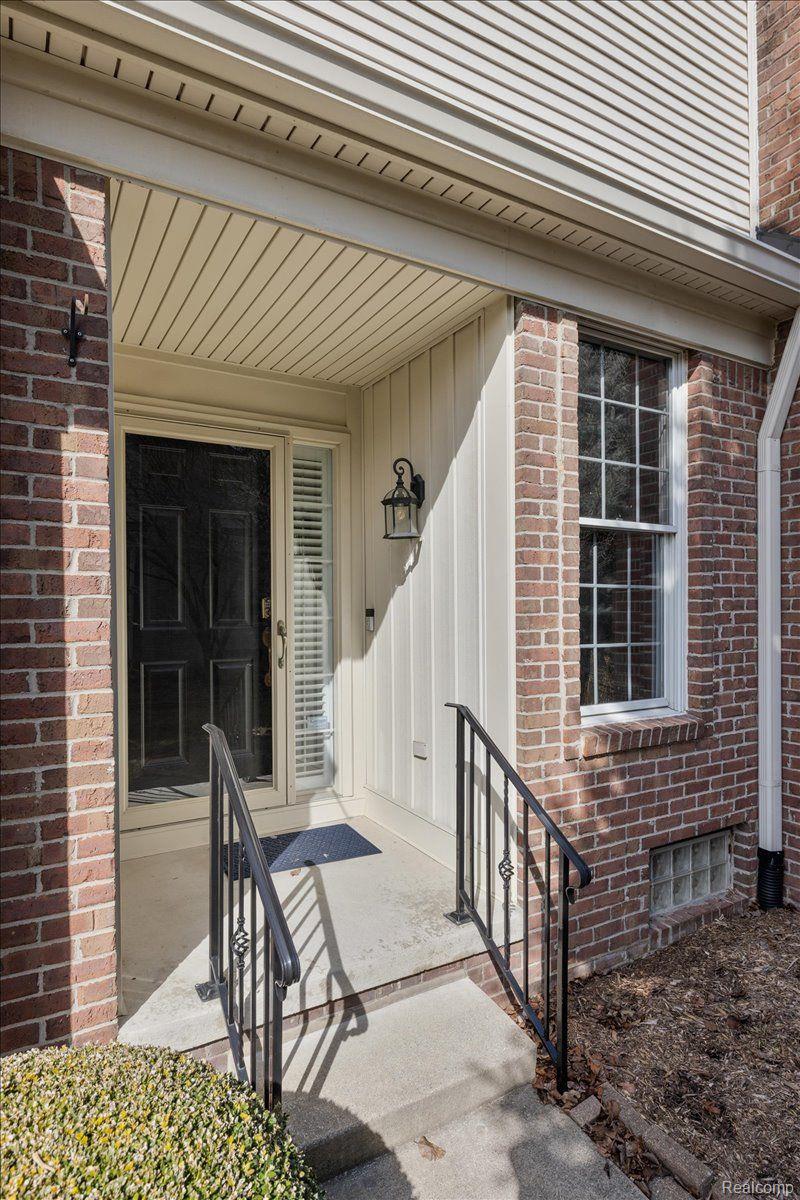 1682 MAPLE CREEK