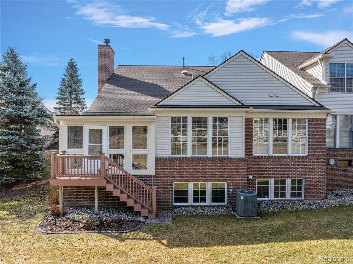 1682 MAPLE CREEK