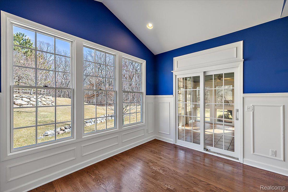 1682 MAPLE CREEK