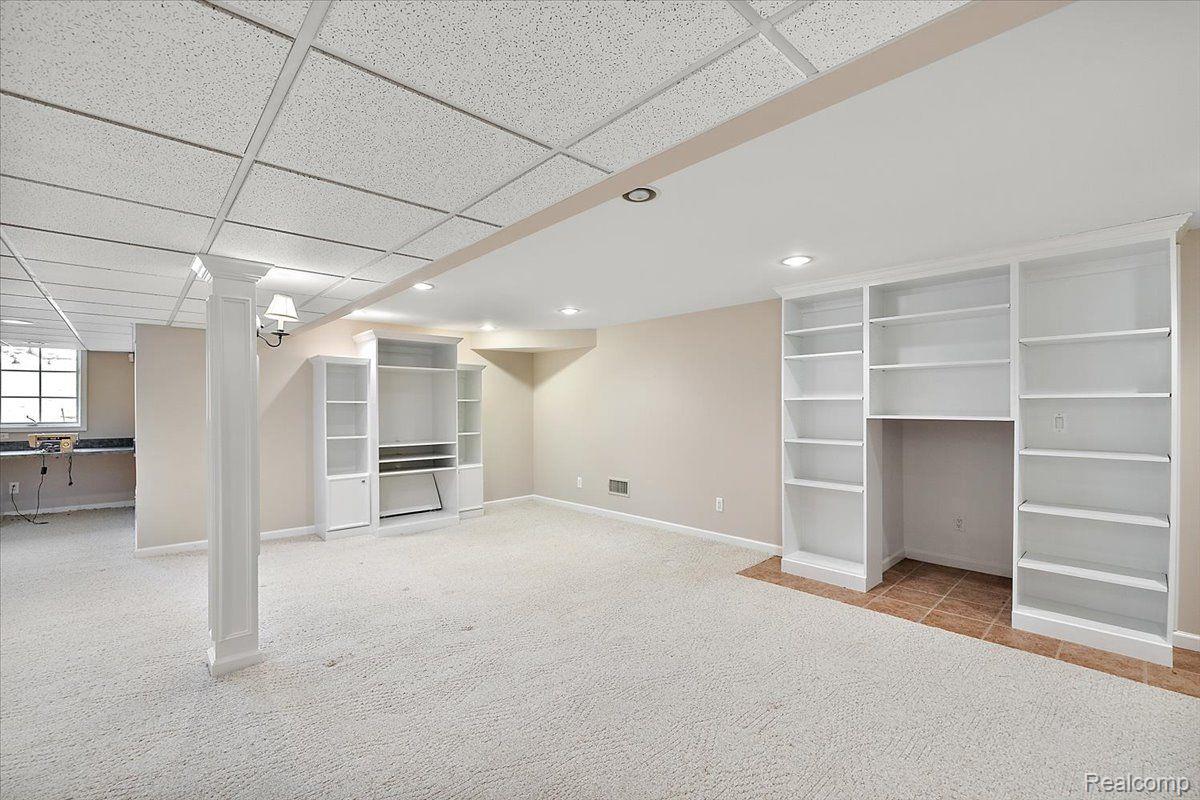 1682 MAPLE CREEK