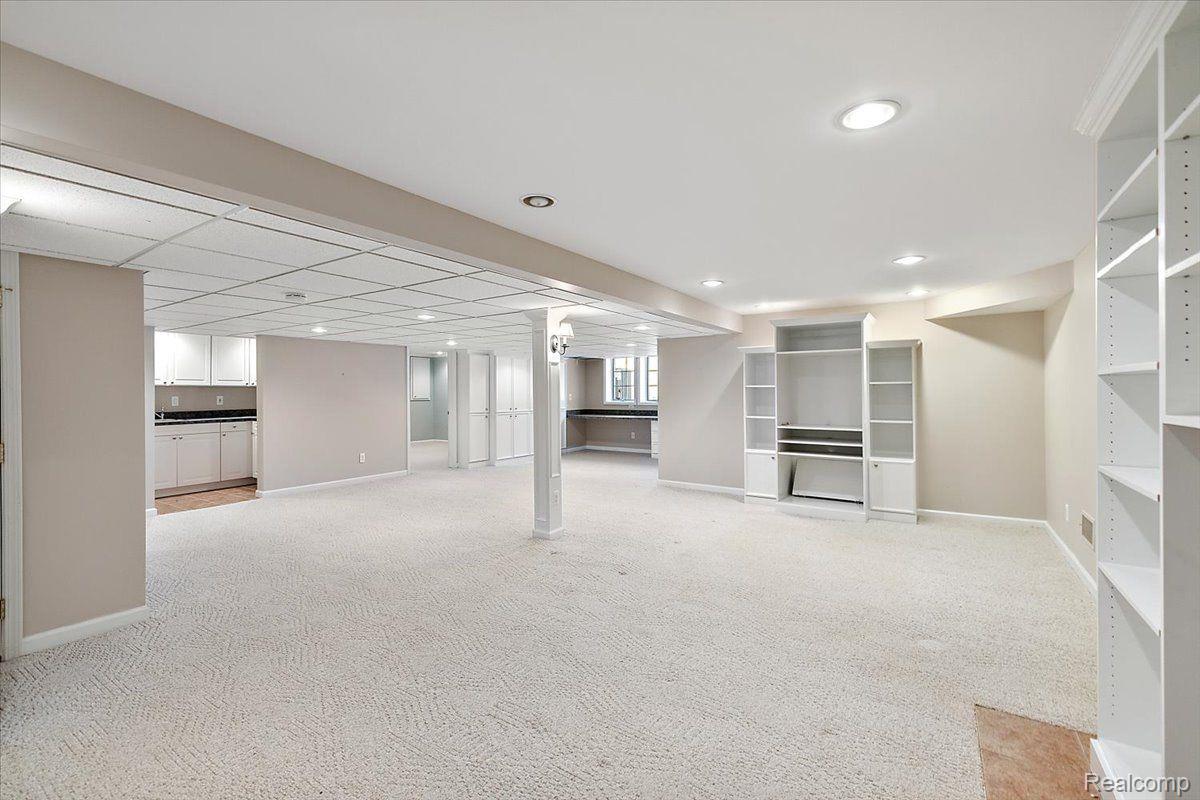 1682 MAPLE CREEK
