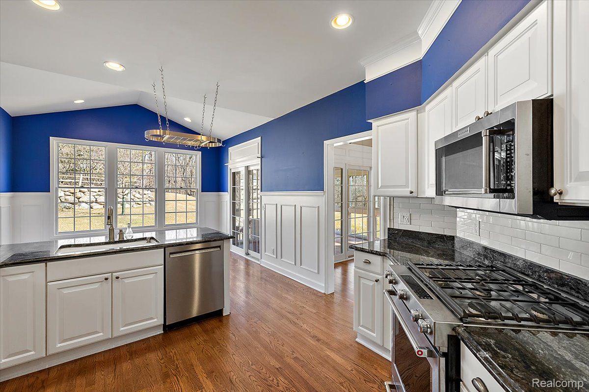 1682 MAPLE CREEK