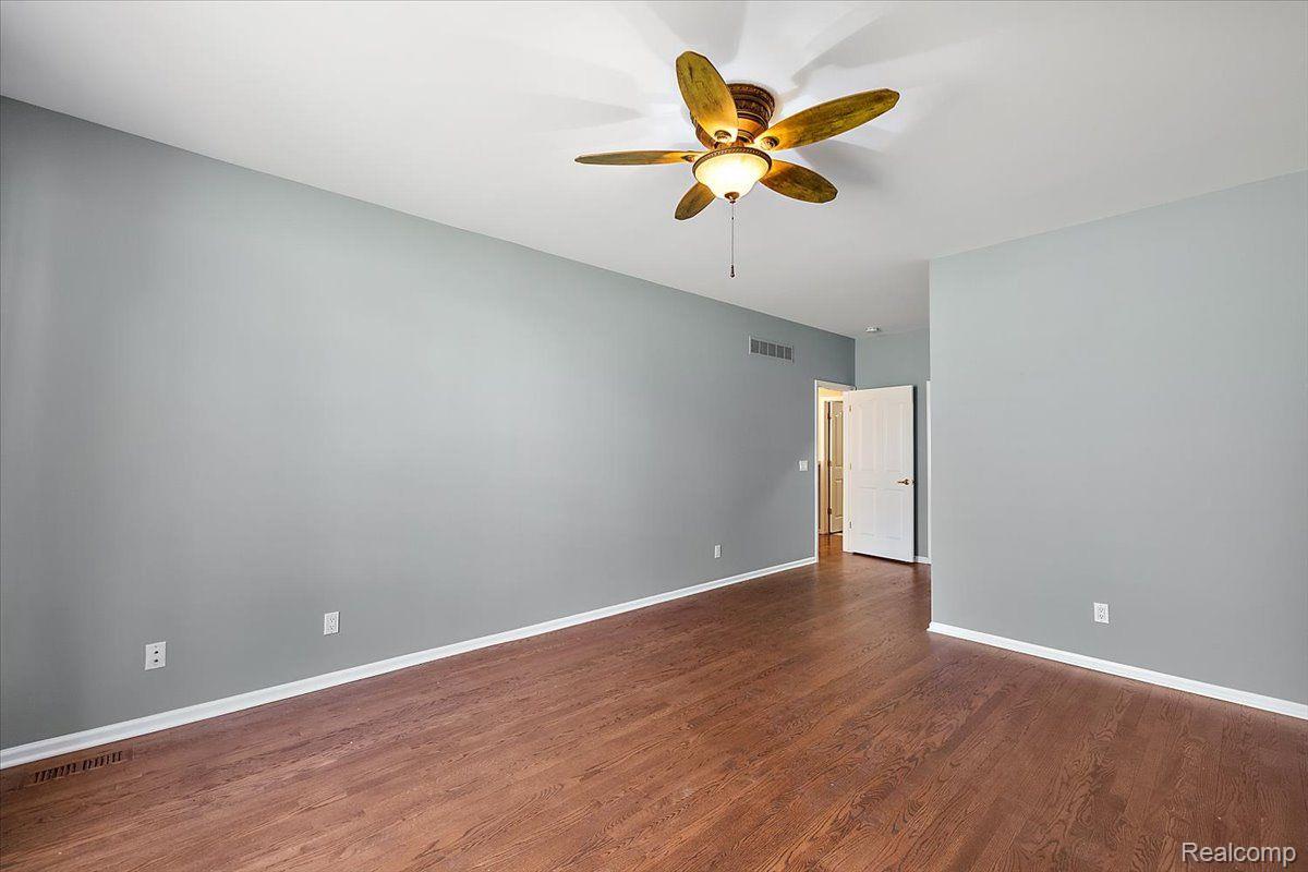 1682 MAPLE CREEK