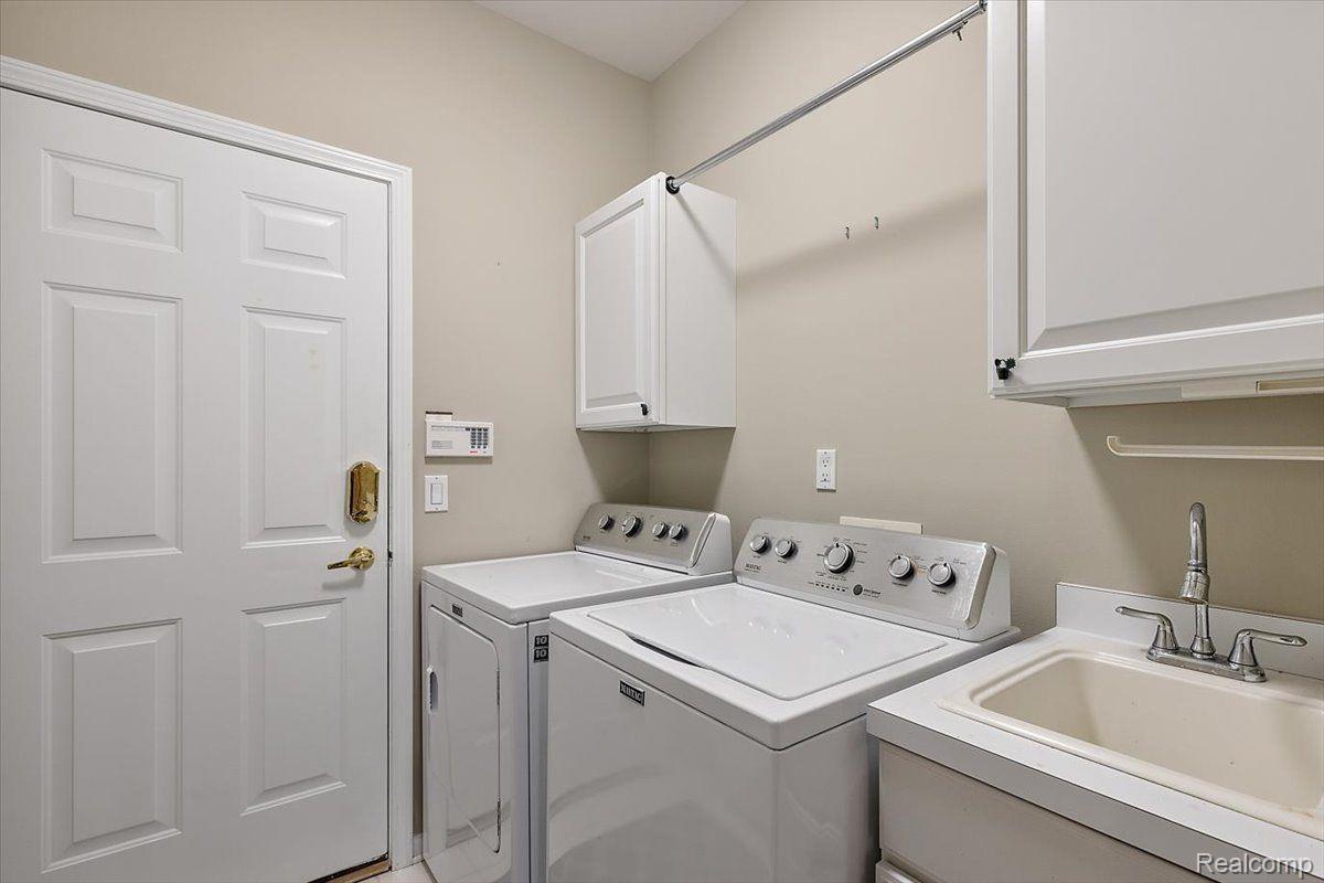 1682 MAPLE CREEK