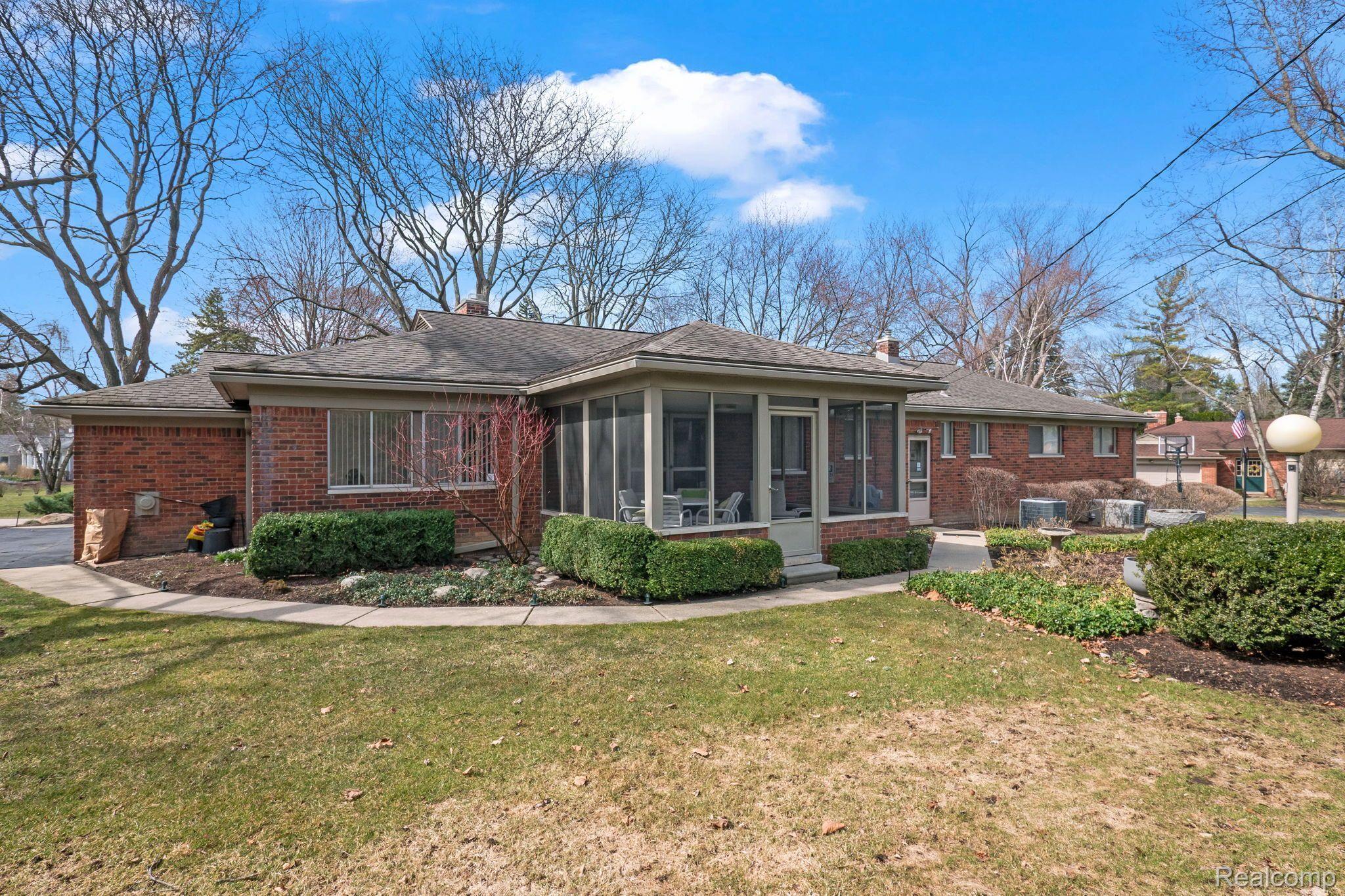 5889 ORCHARD BEND Road