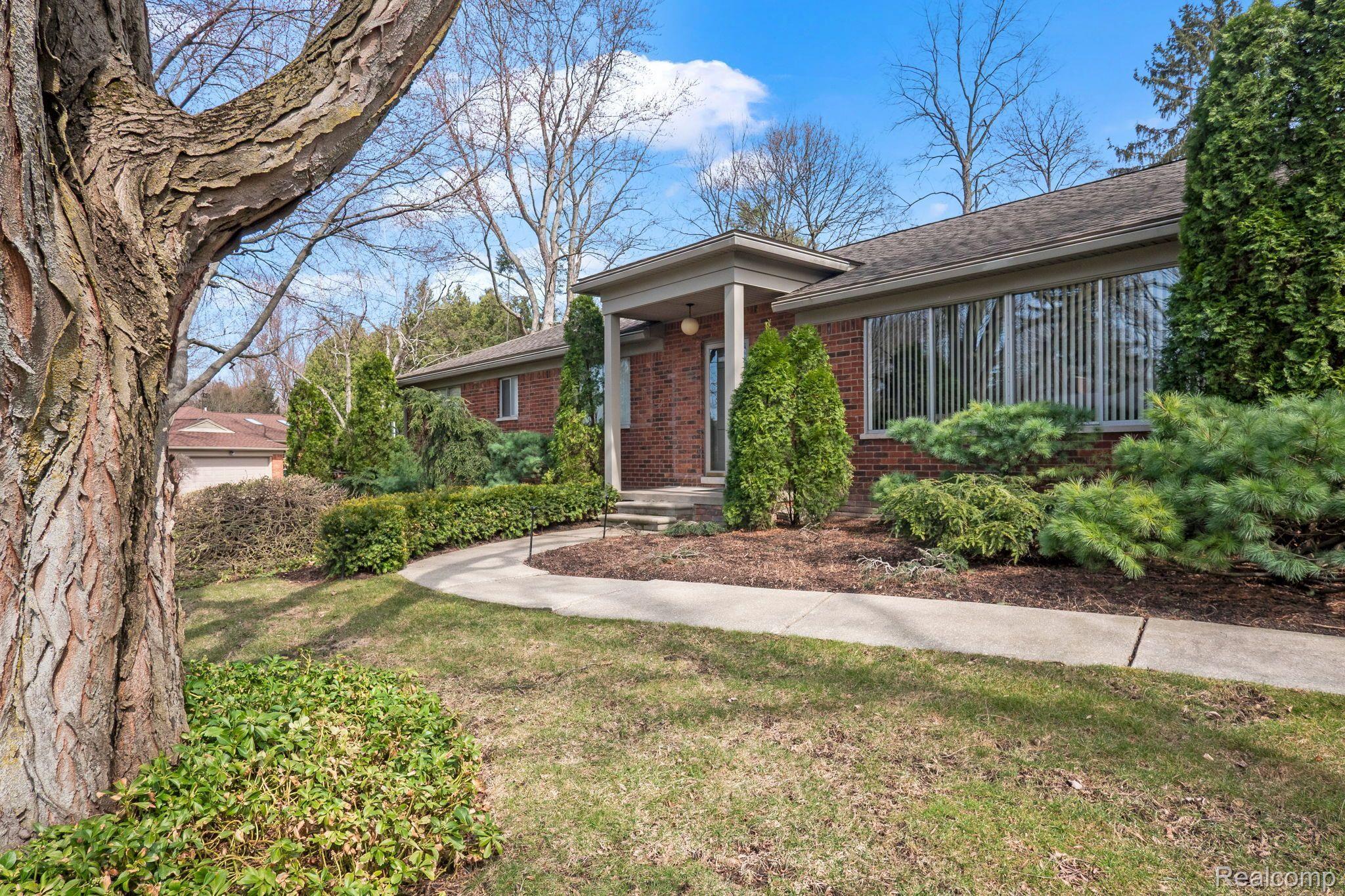 5889 ORCHARD BEND Road