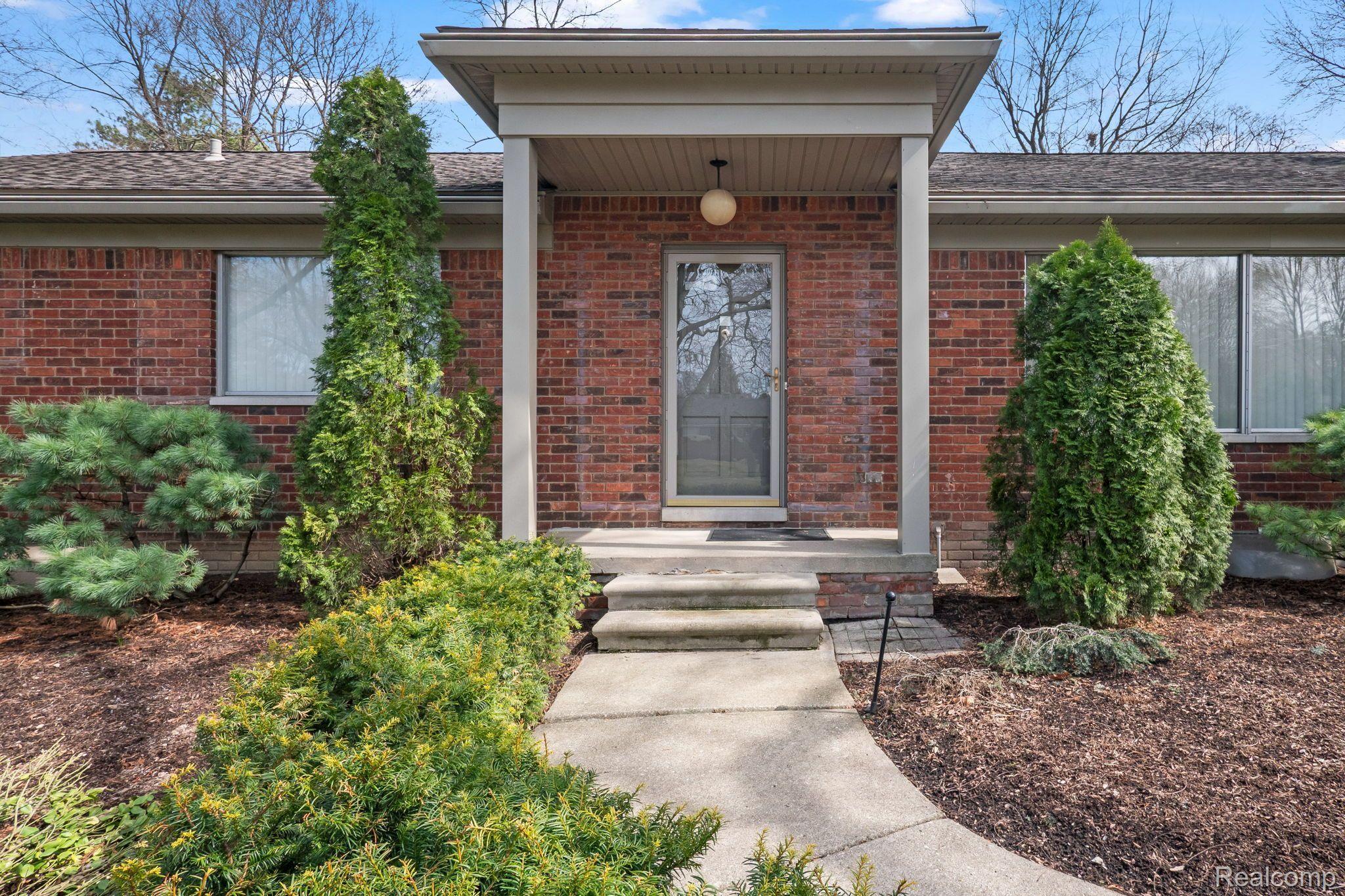 5889 ORCHARD BEND Road