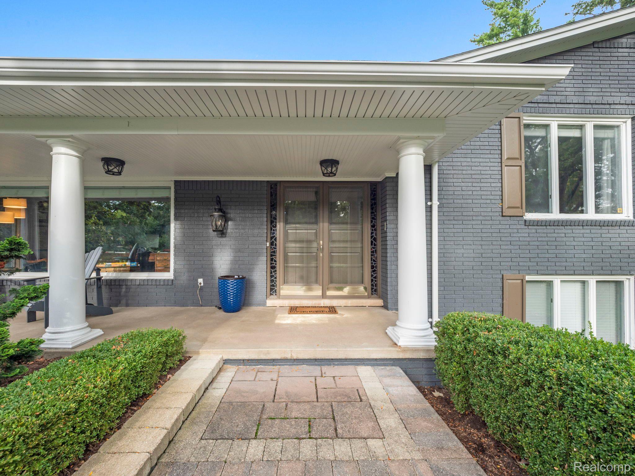 4906 CHARING CROSS Road