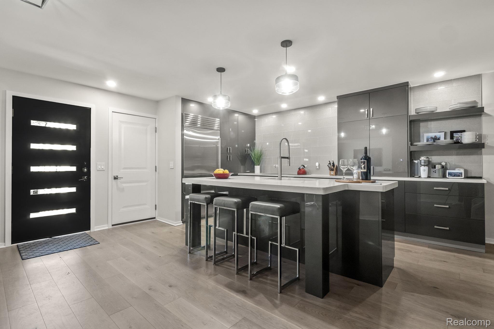 418 E 5th Street 2
