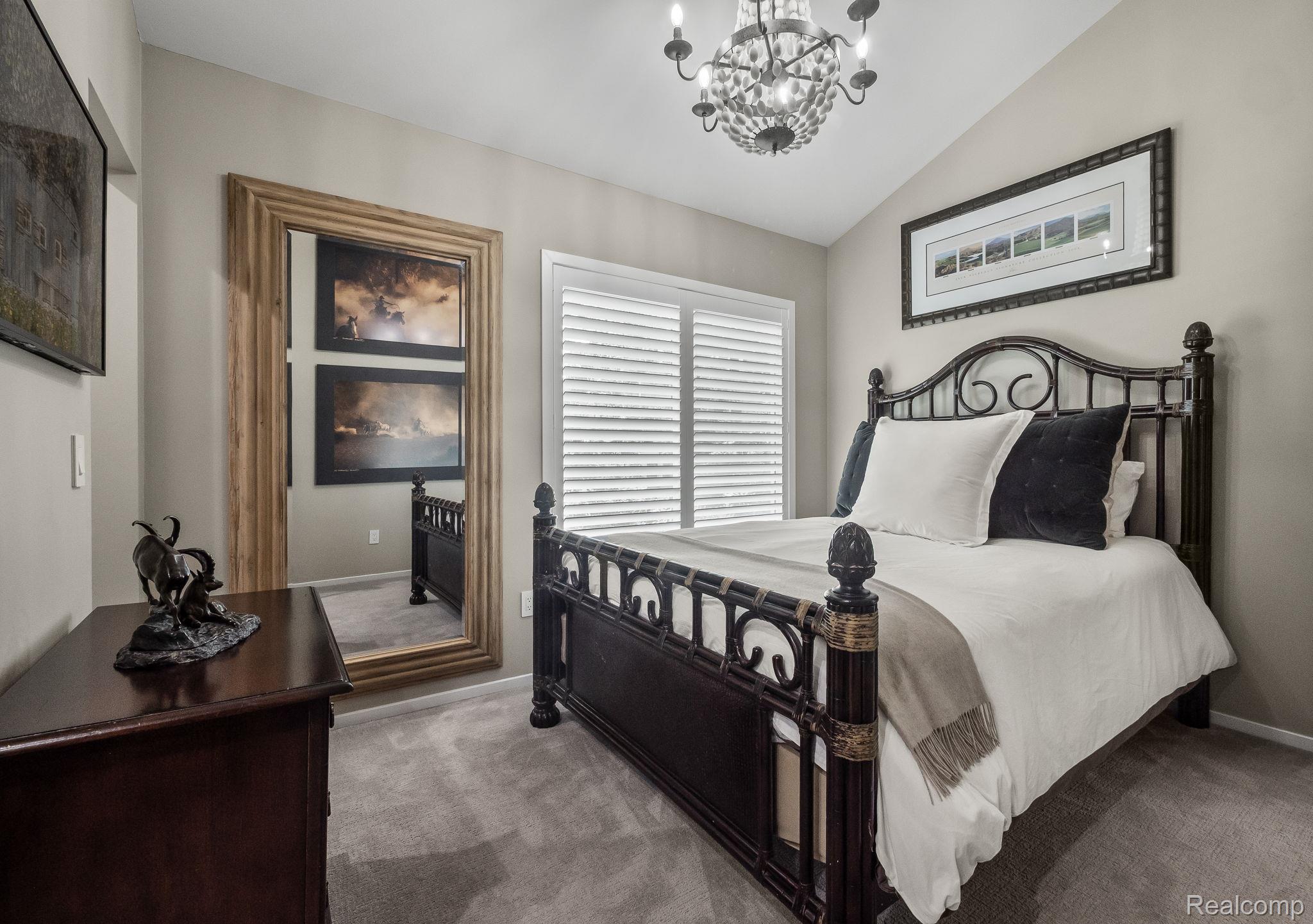 418 E 5th Street 2