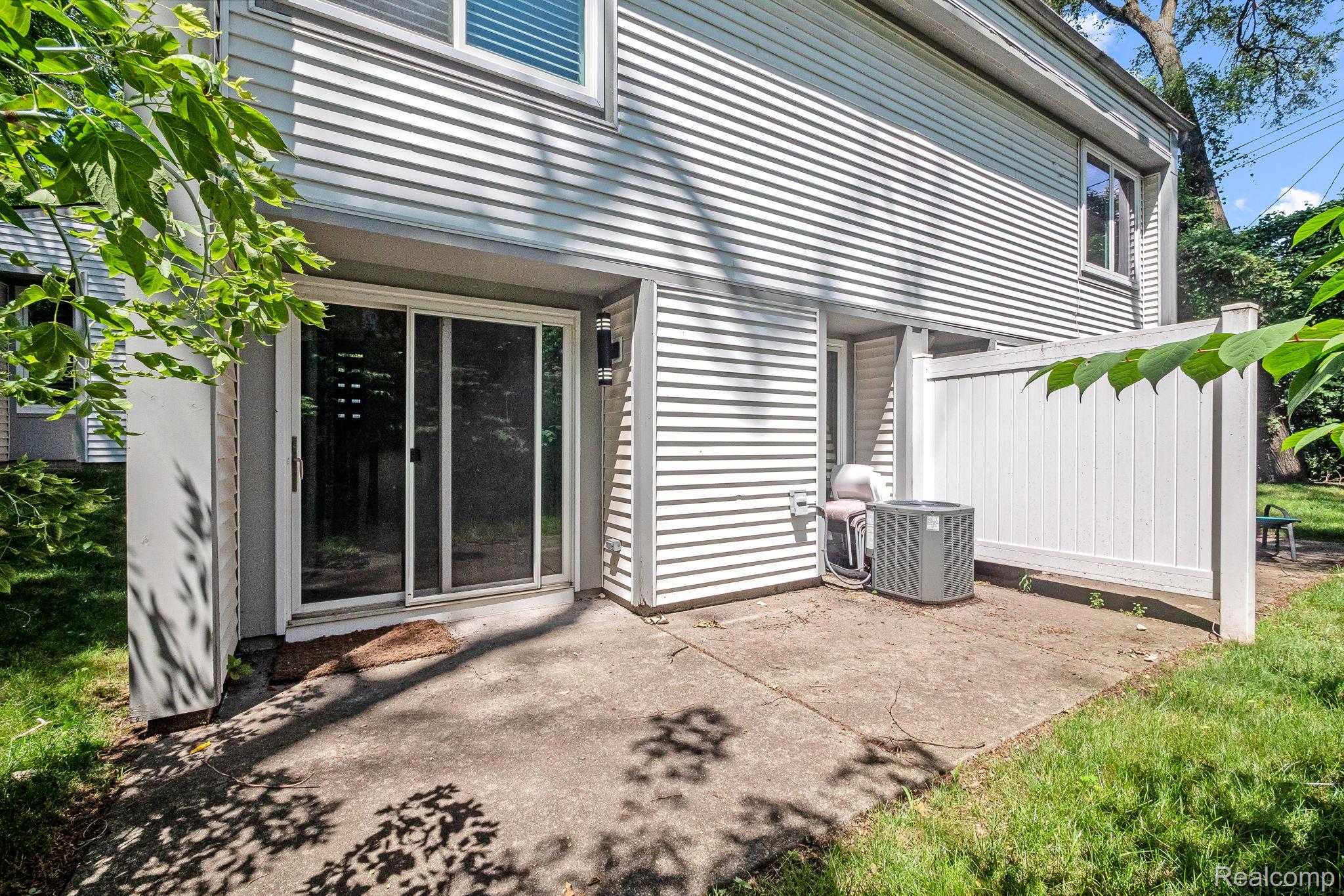 418 E 5th Street 2