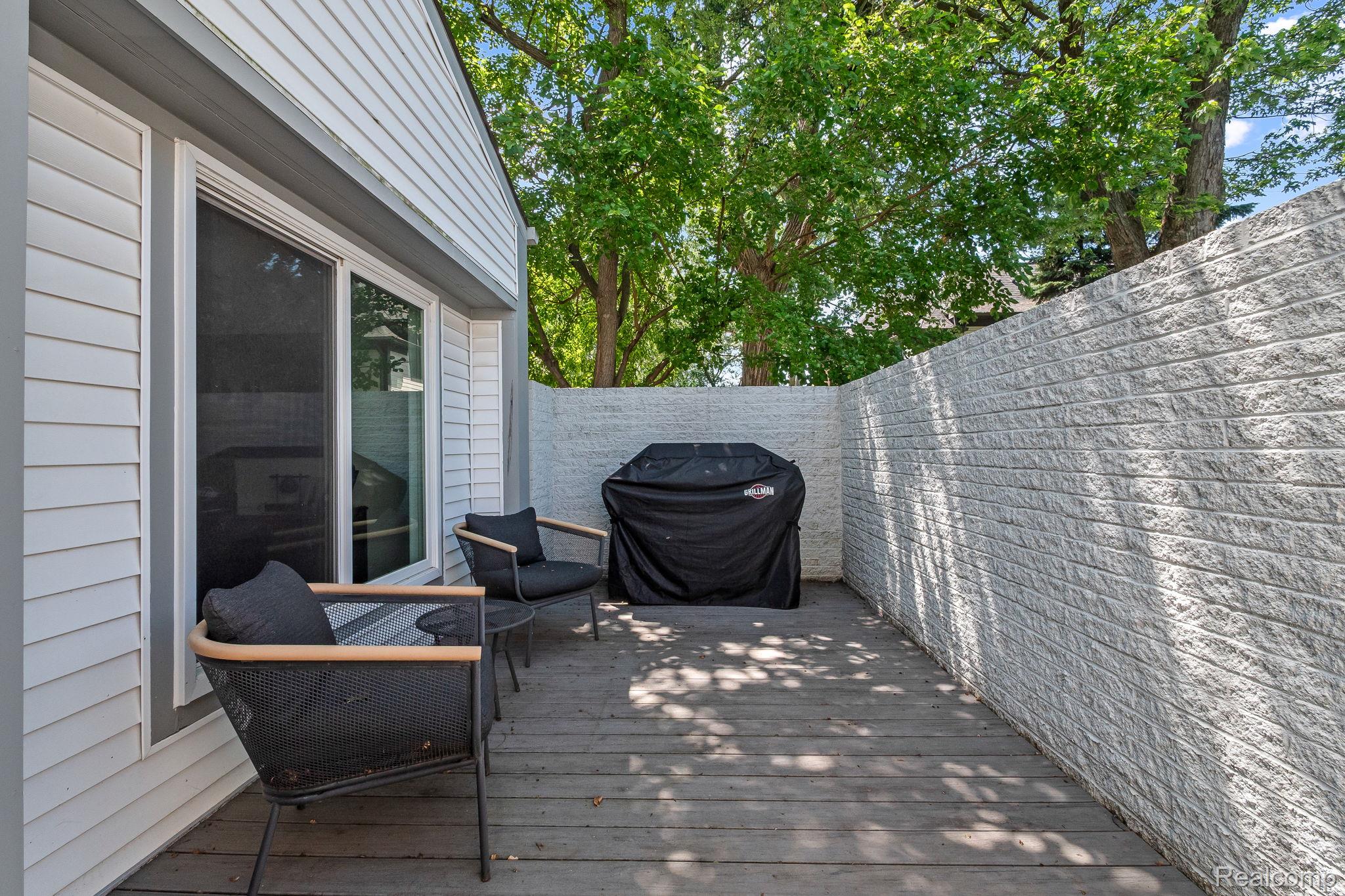 418 E 5th Street 2
