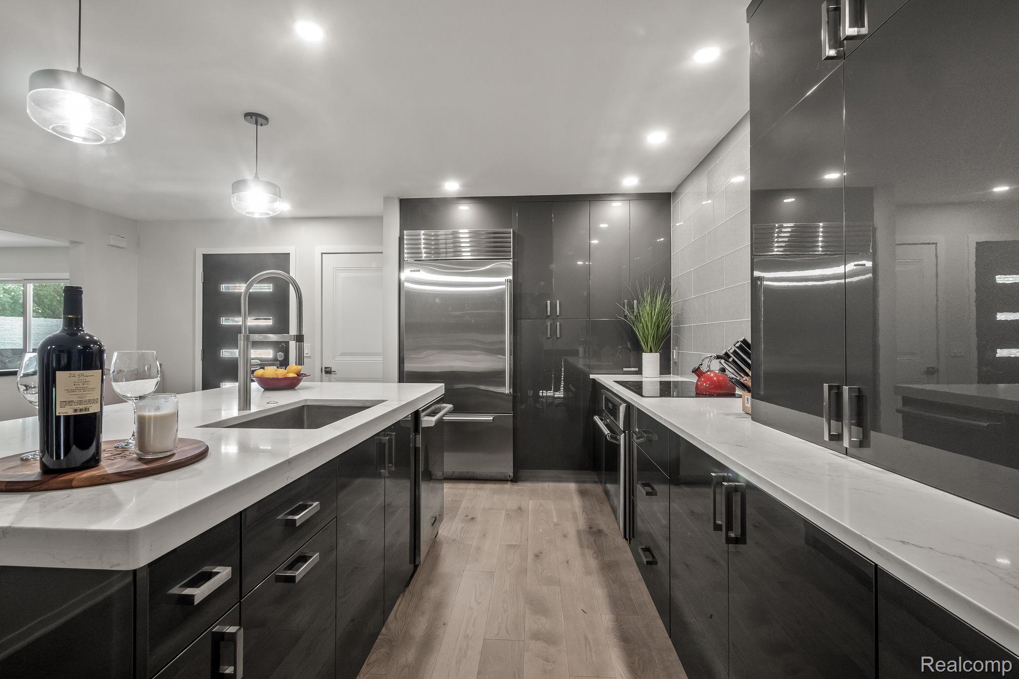 418 E 5th Street 2