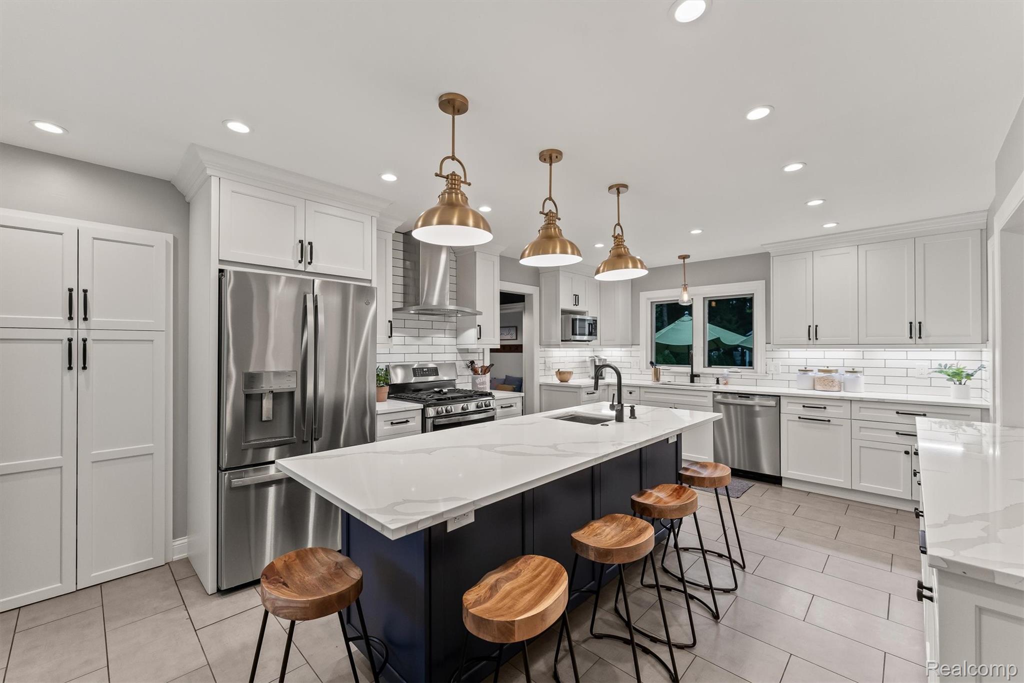 425 Mount Vernon Boulevard