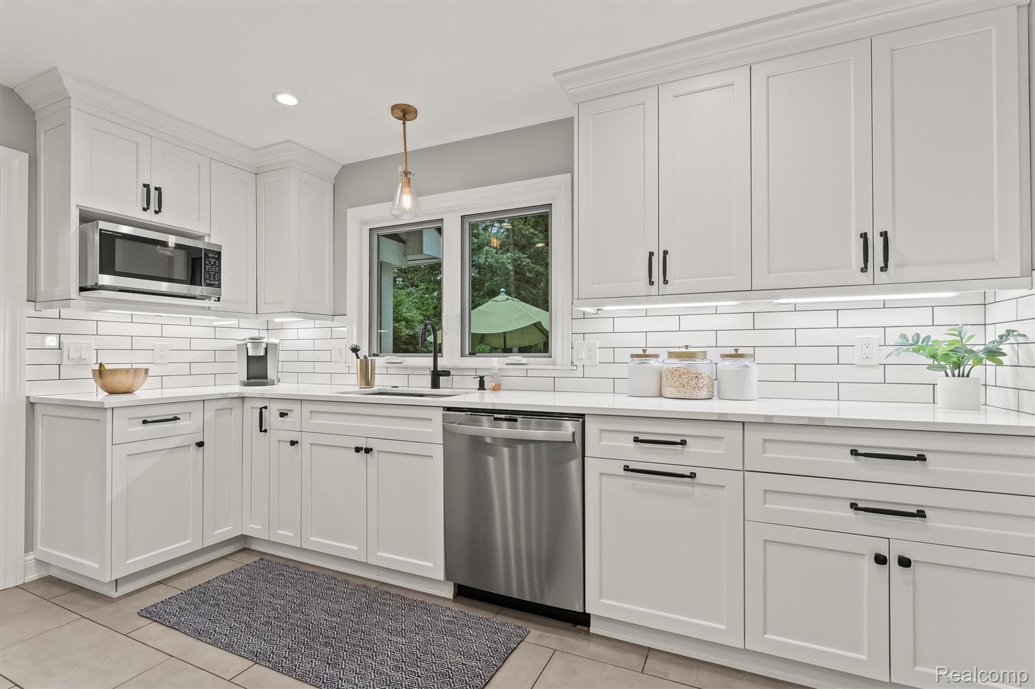 425 Mount Vernon Boulevard