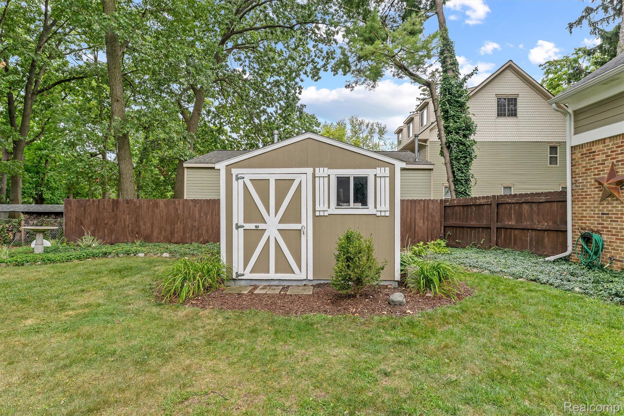 425 Mount Vernon Boulevard