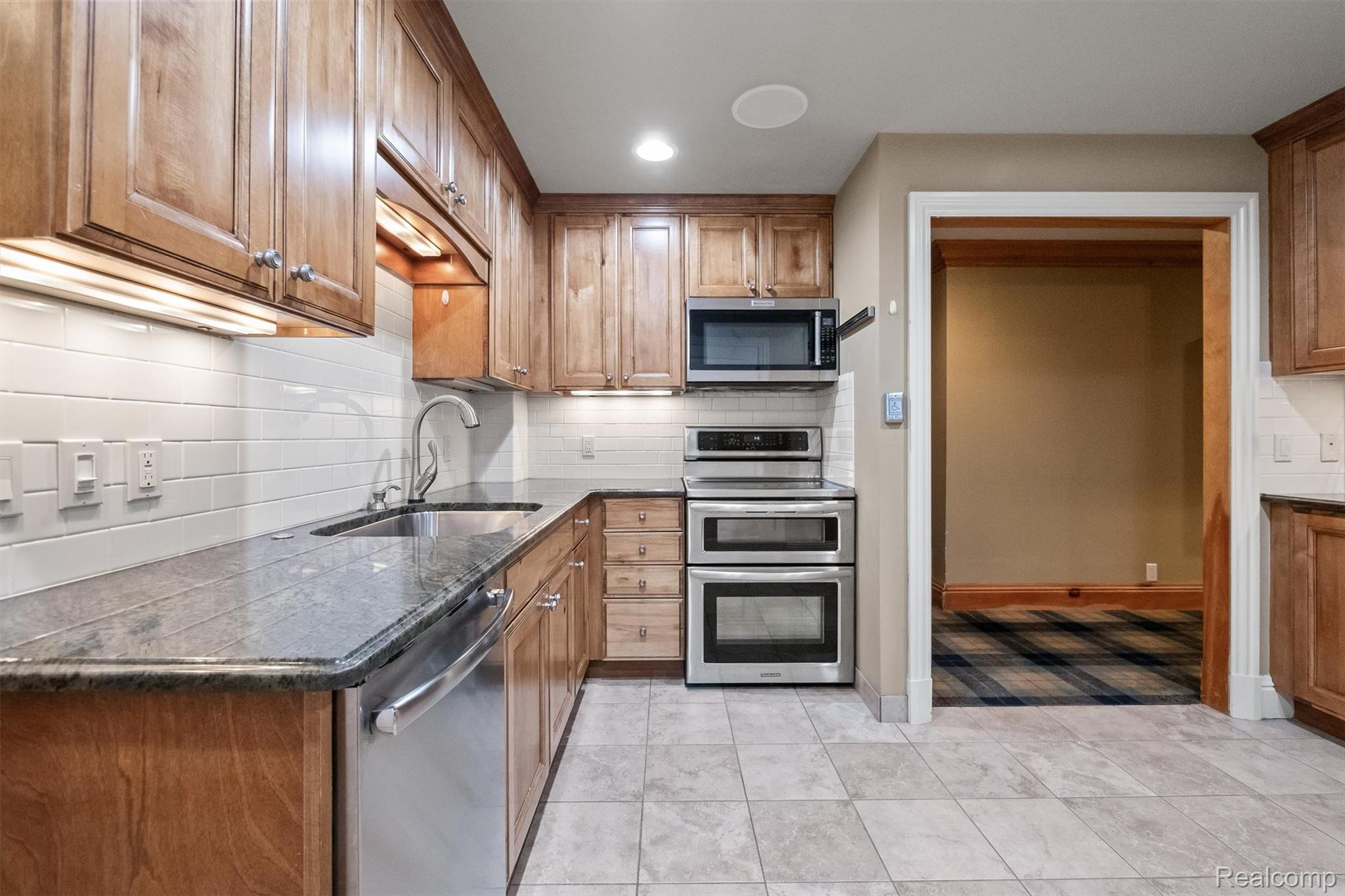 2921 Turtle Pond Court