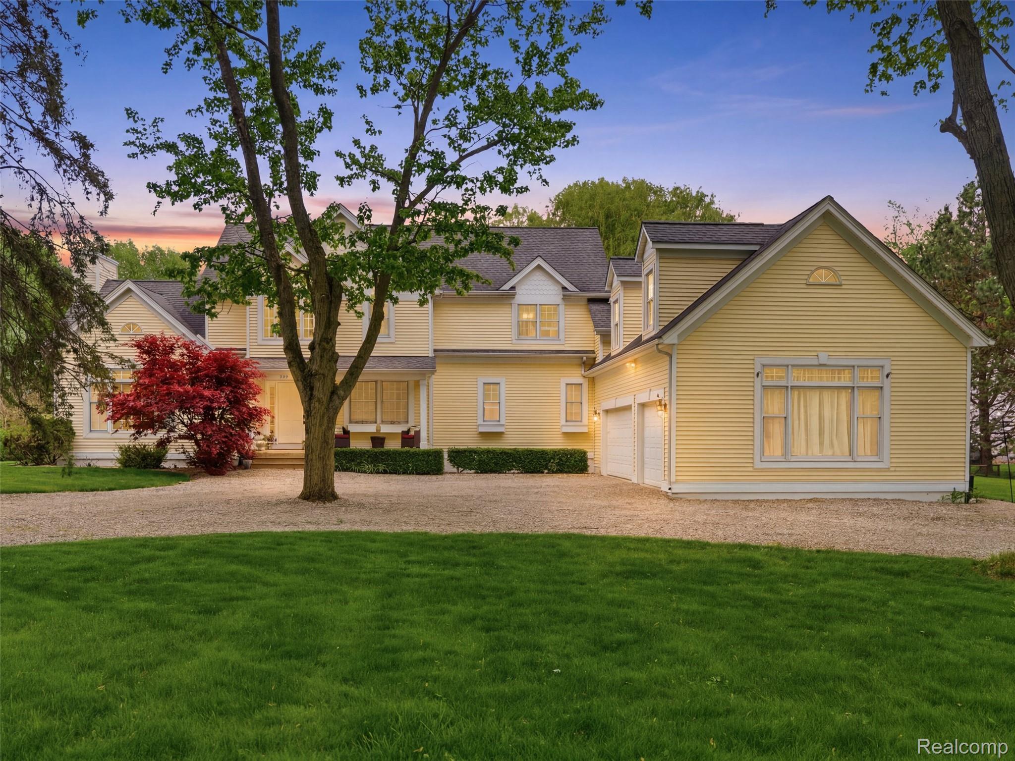 1185 Avon Circle W