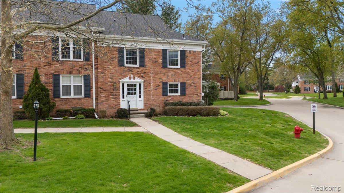 1000 Trailwood Path