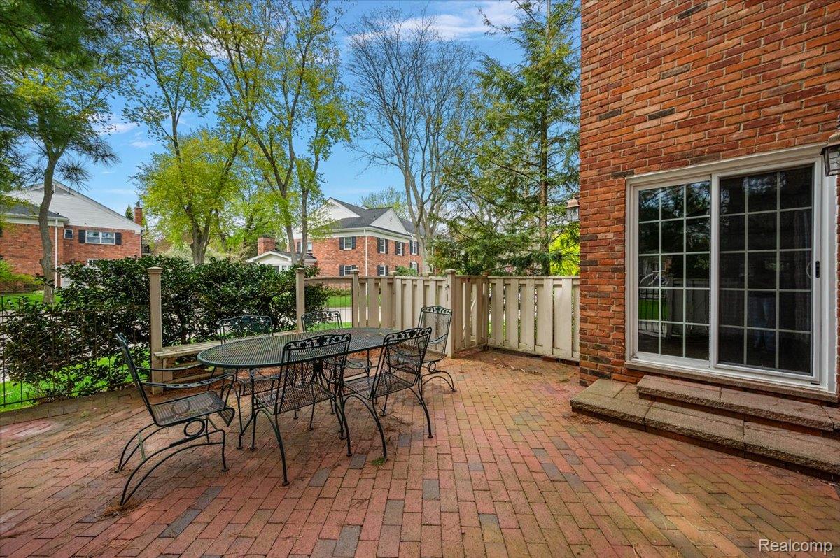 1000 Trailwood Path