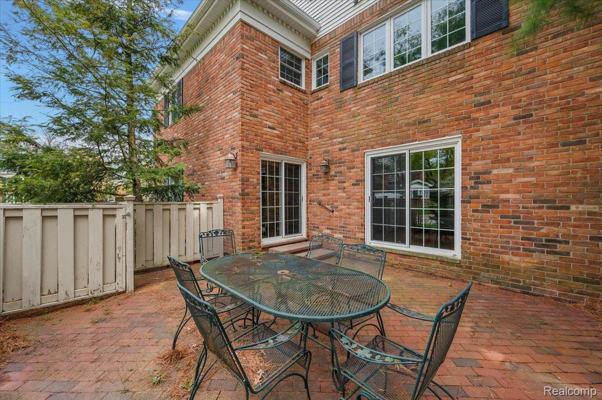 1000 Trailwood Path