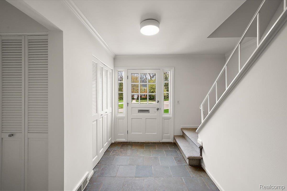 1000 Trailwood Path