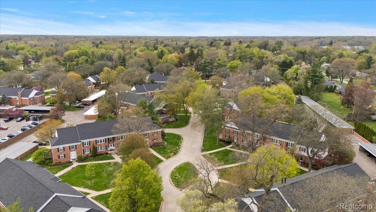 1000 Trailwood Path