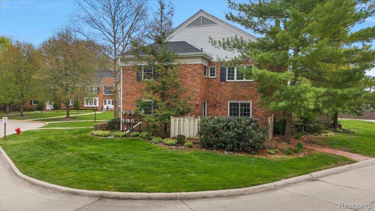 1000 Trailwood Path