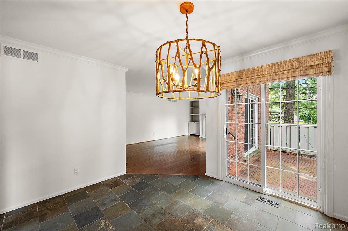 1000 Trailwood Path