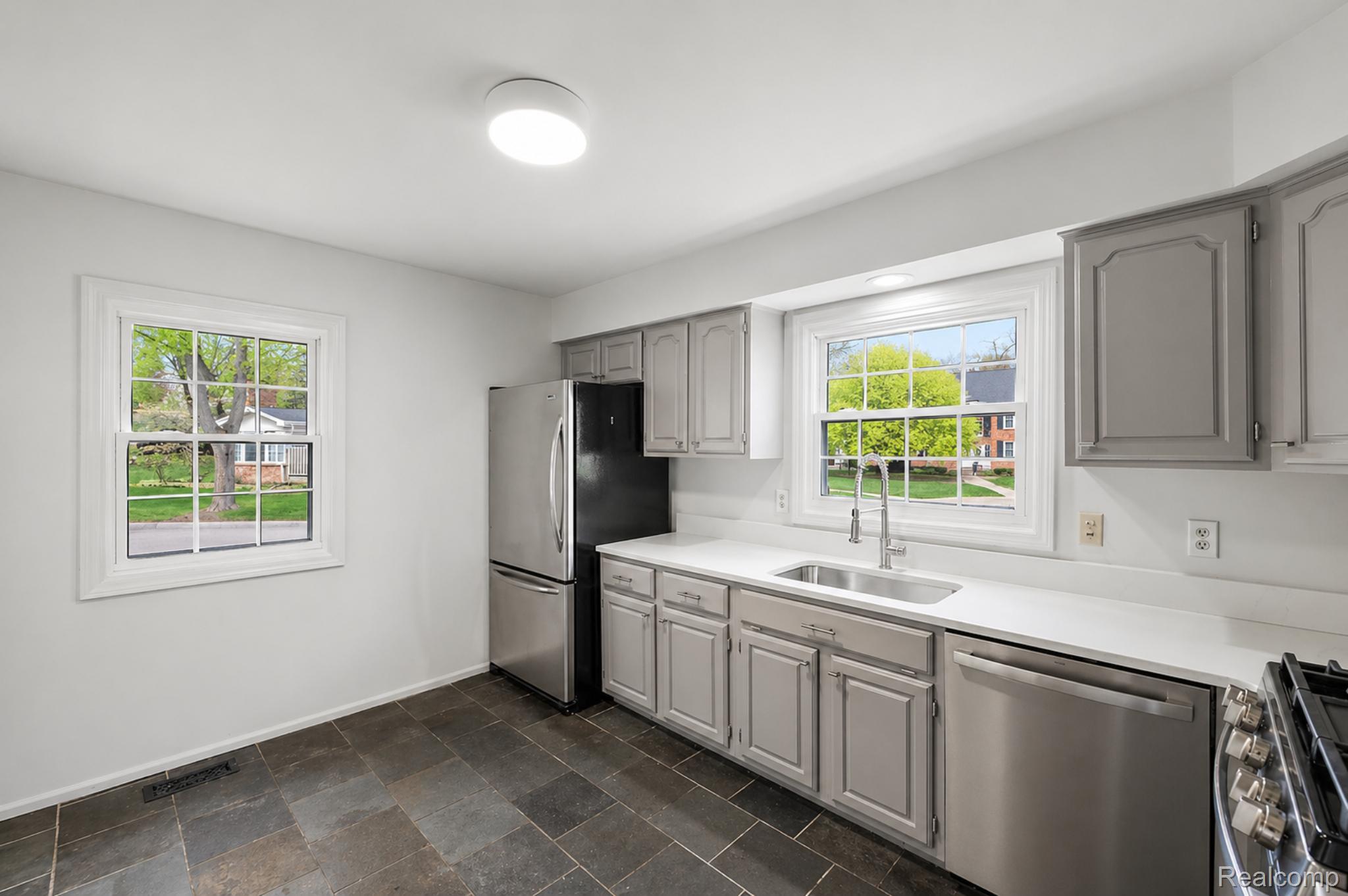 1000 Trailwood Path