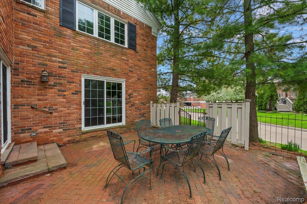 1000 Trailwood Path