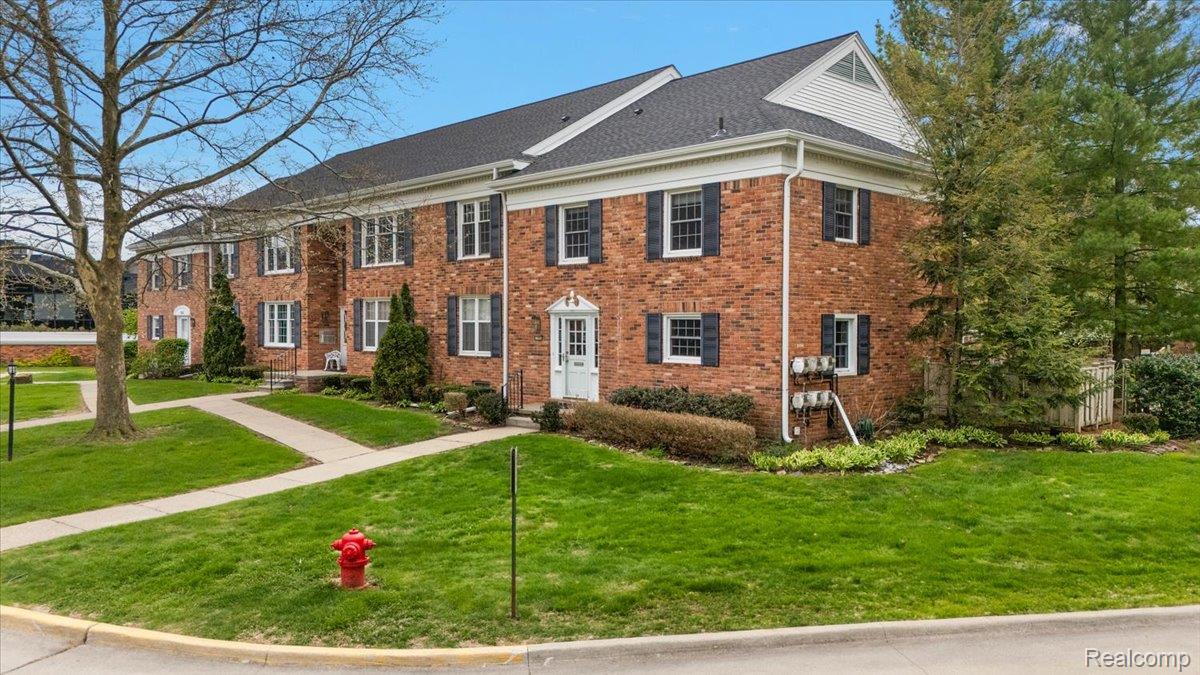 1000 Trailwood Path