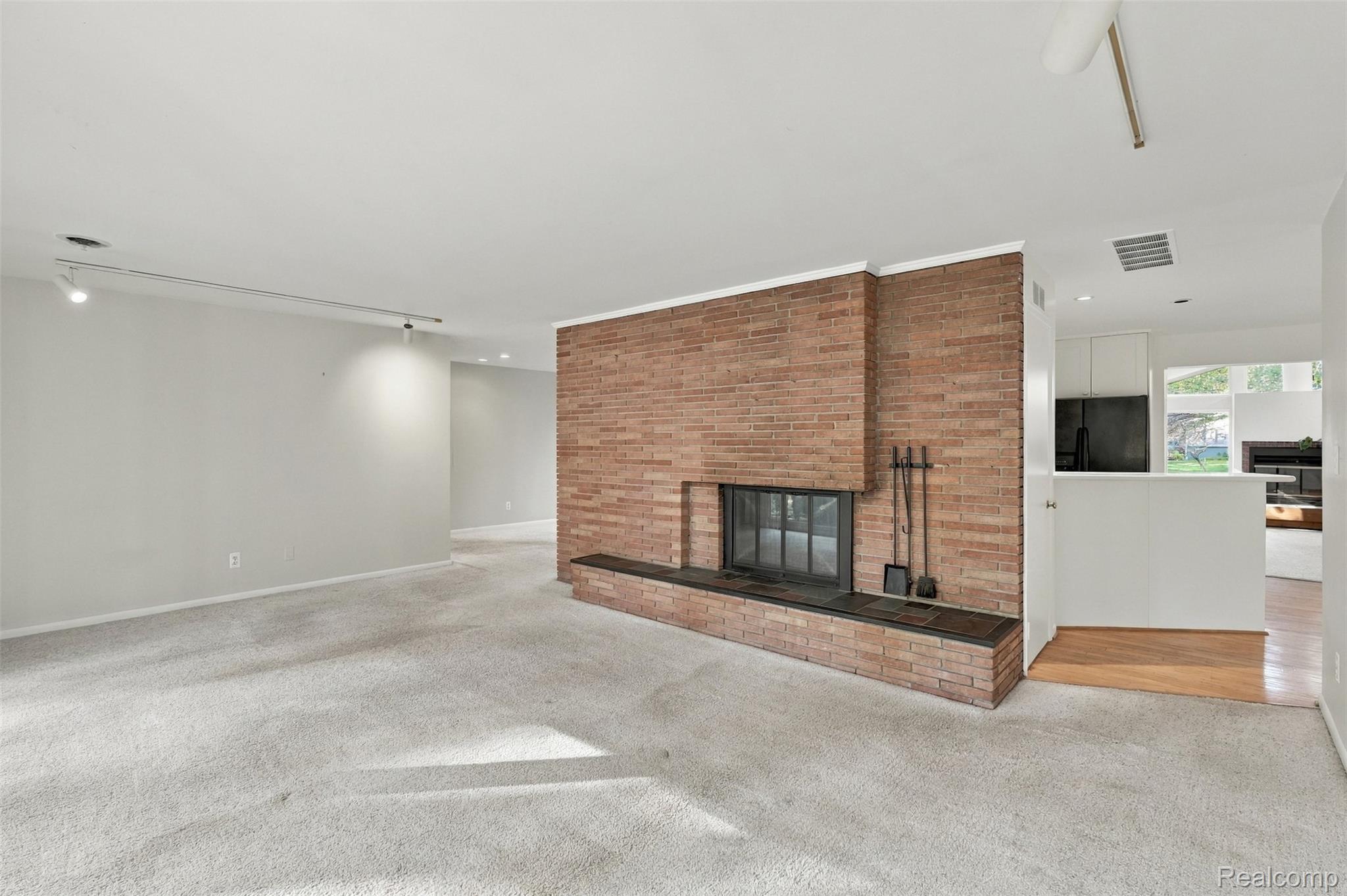 3165 Oakhill Drive