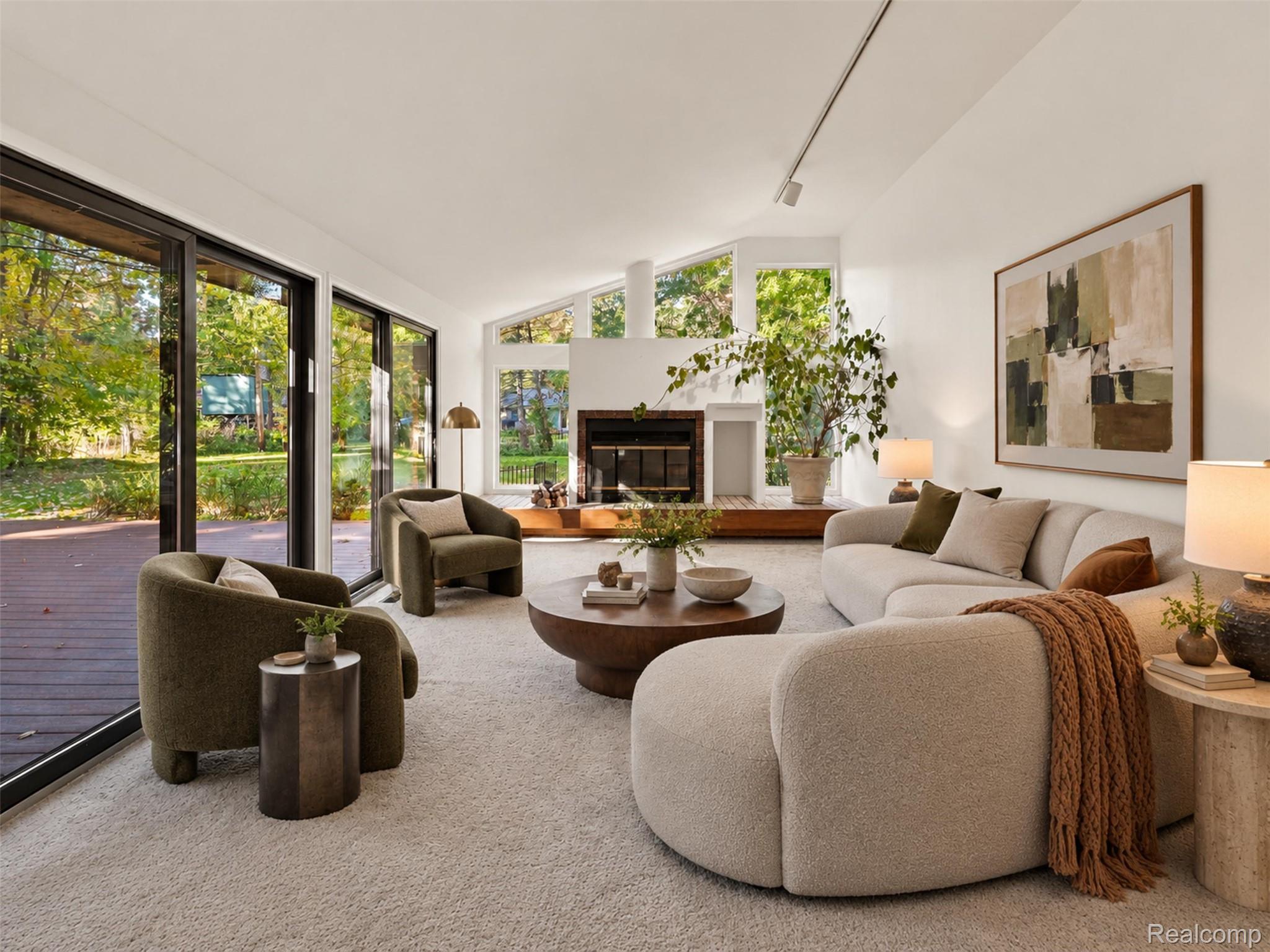 3165 Oakhill Drive