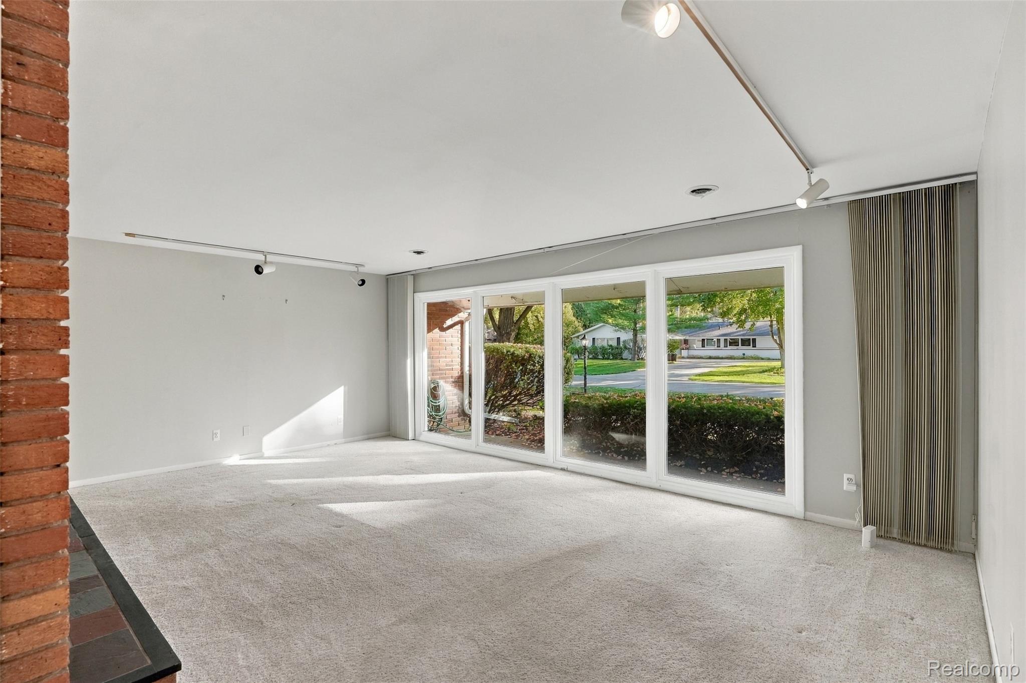 3165 Oakhill Drive
