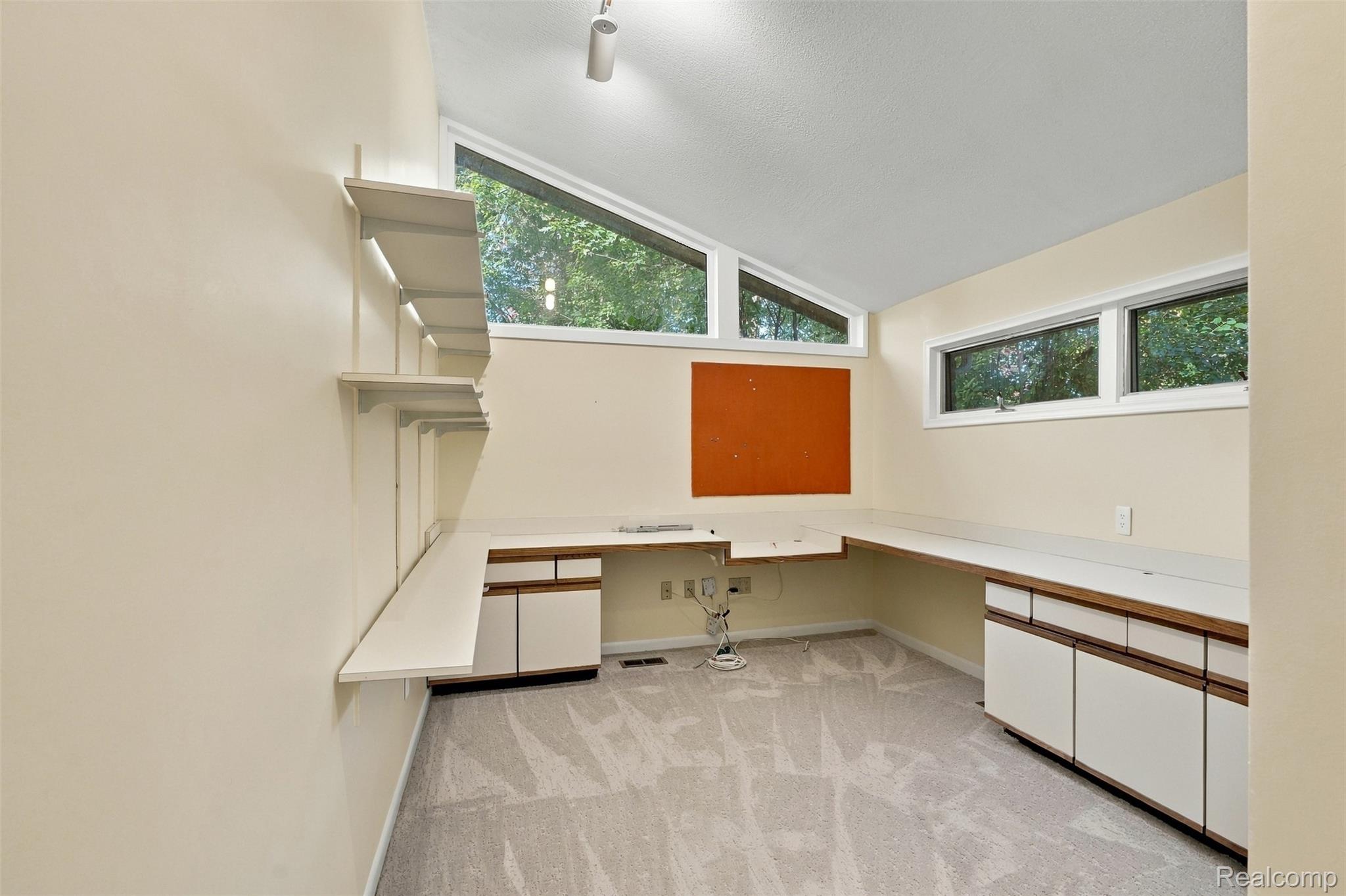 3165 Oakhill Drive