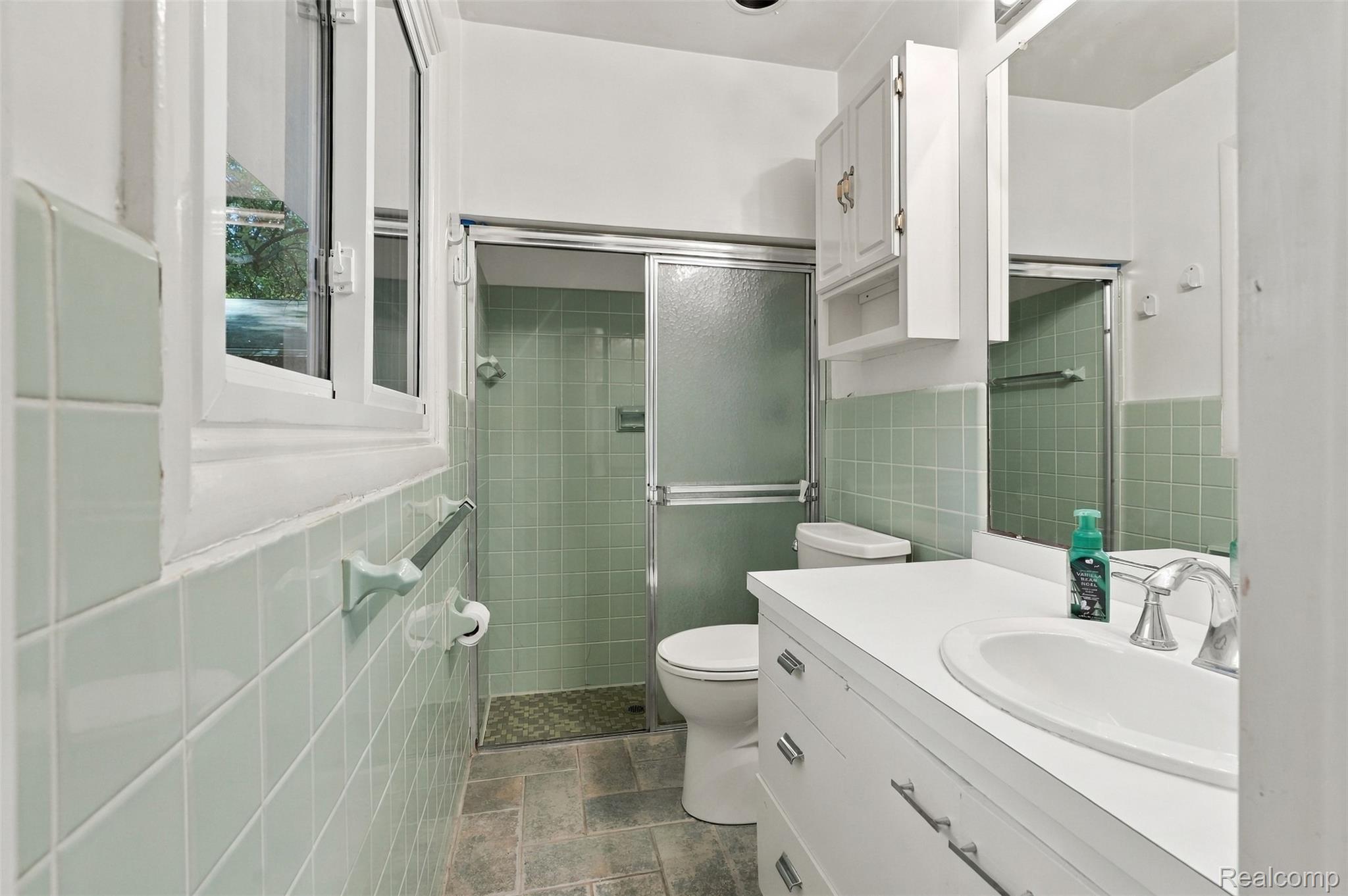 3165 Oakhill Drive