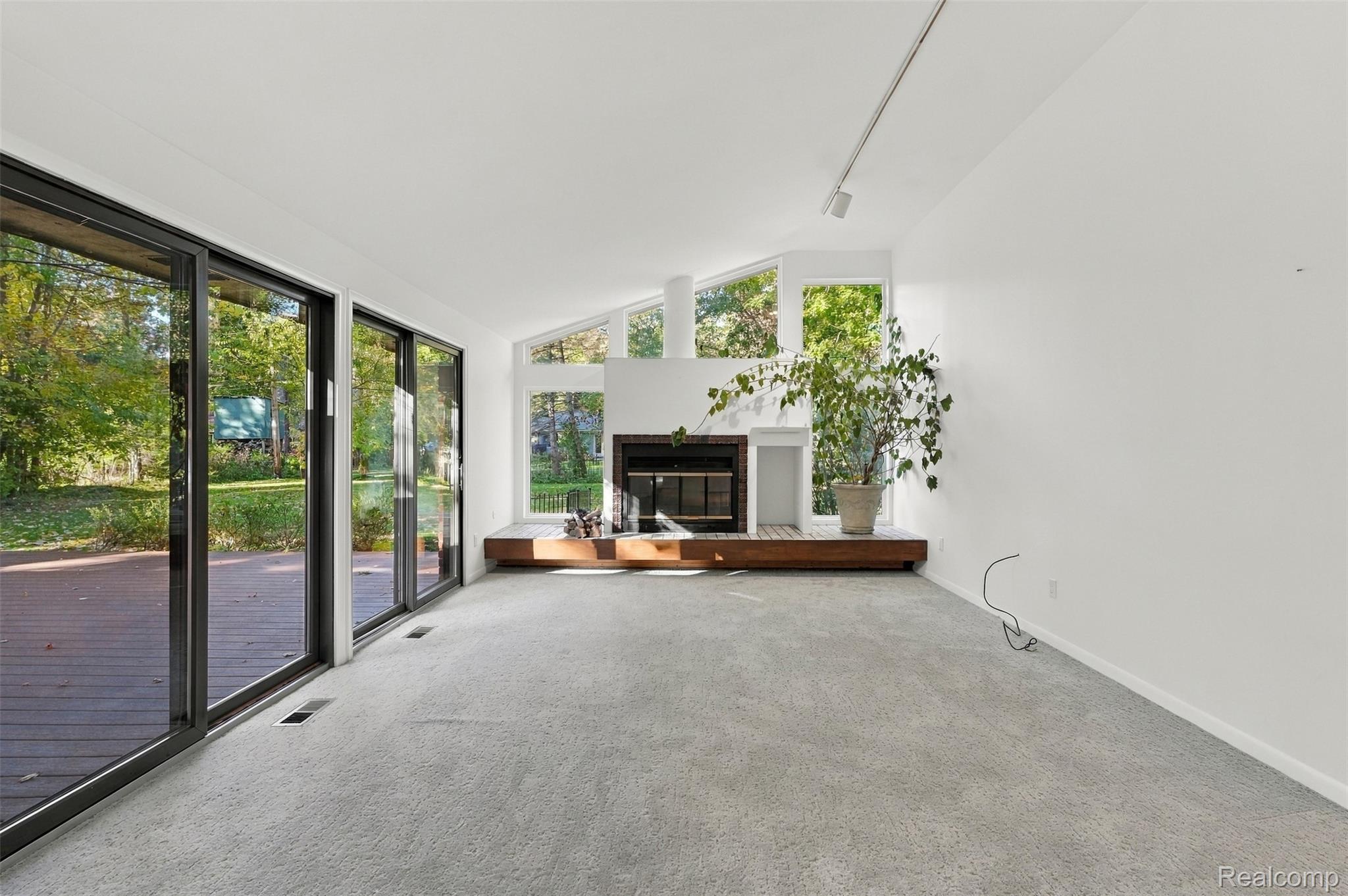 3165 Oakhill Drive