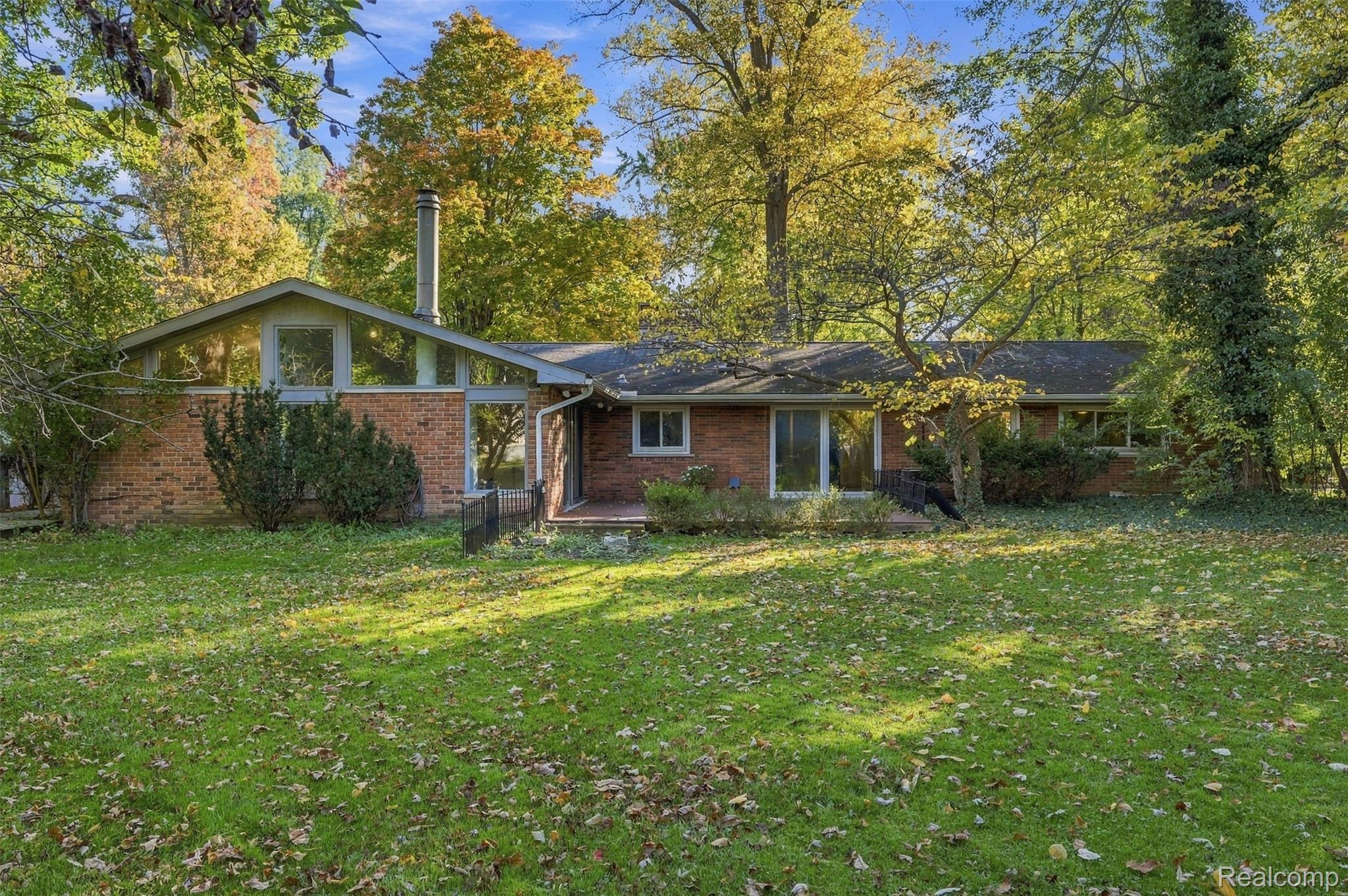 3165 Oakhill Drive