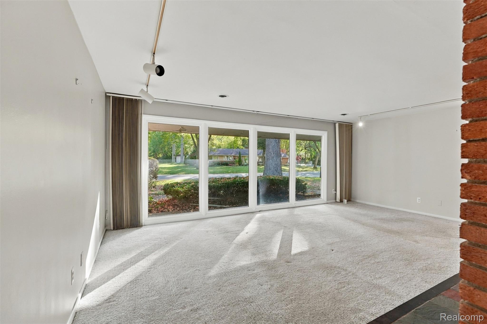 3165 Oakhill Drive
