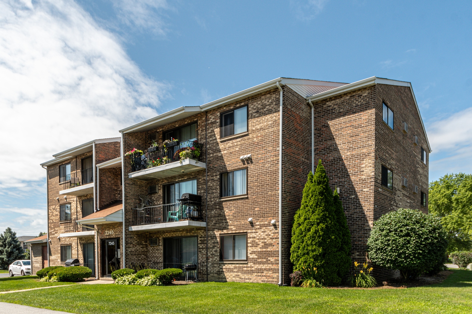 7345 W 157th Street Unit: 2A