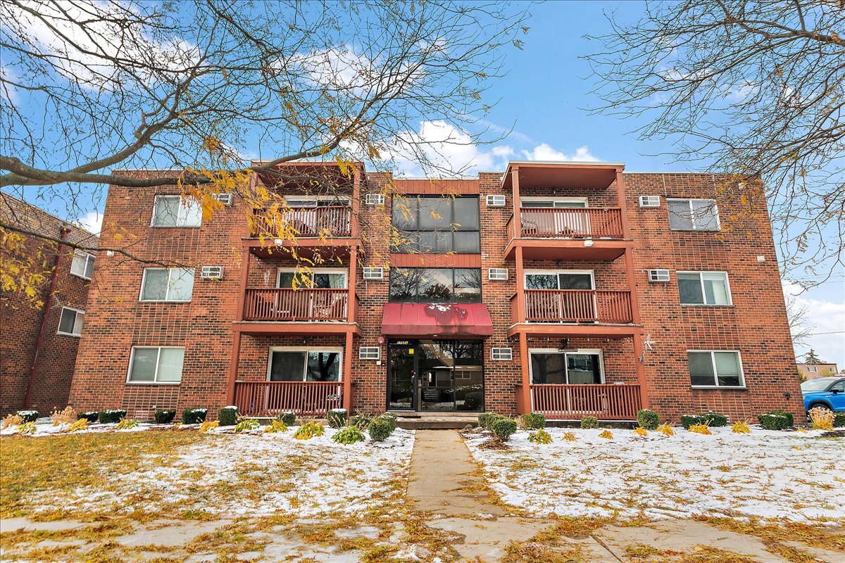17528 71st Avenue Unit: 2D