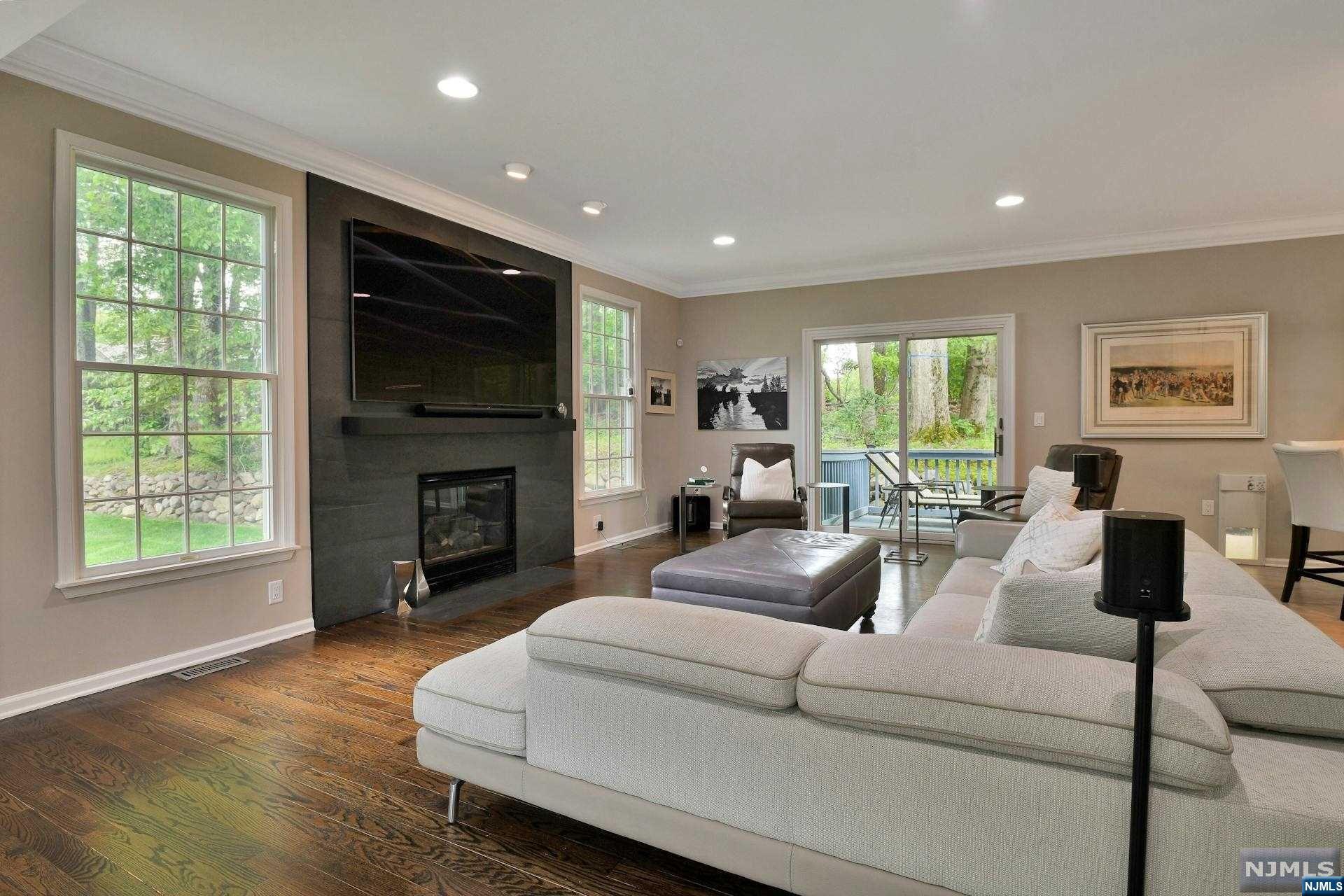 15 Woods Edge Road