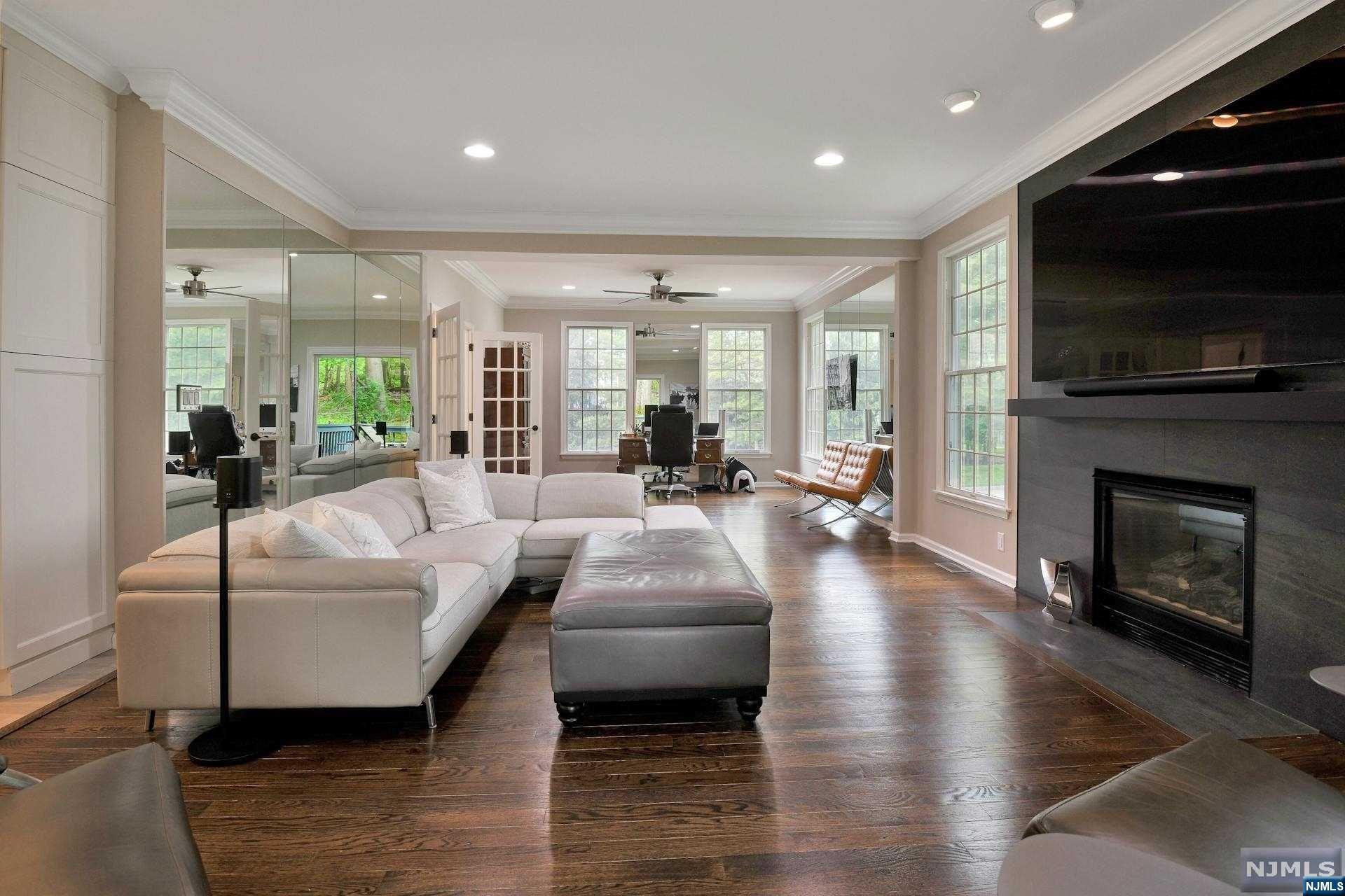 15 Woods Edge Road