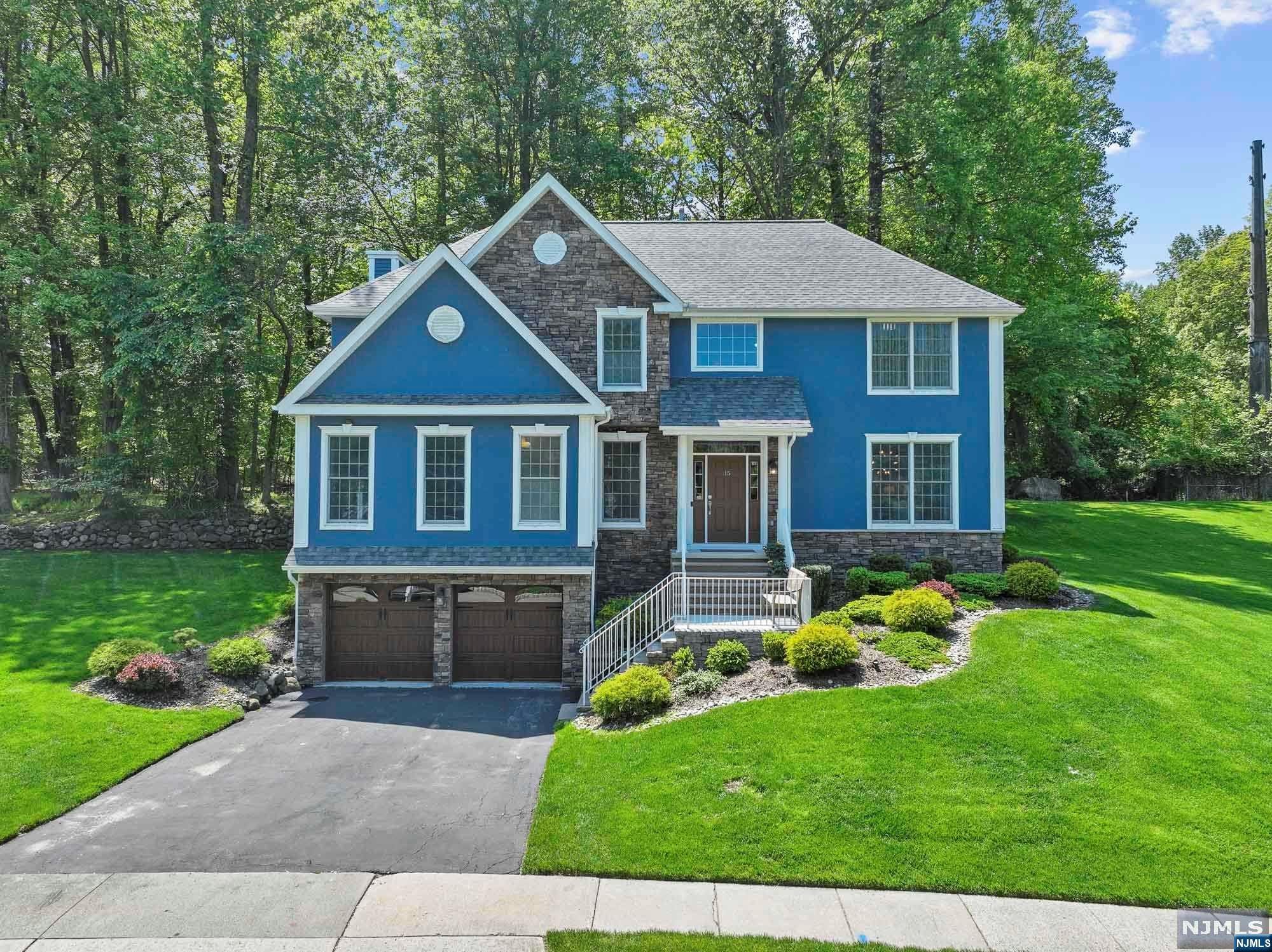 15 Woods Edge Road