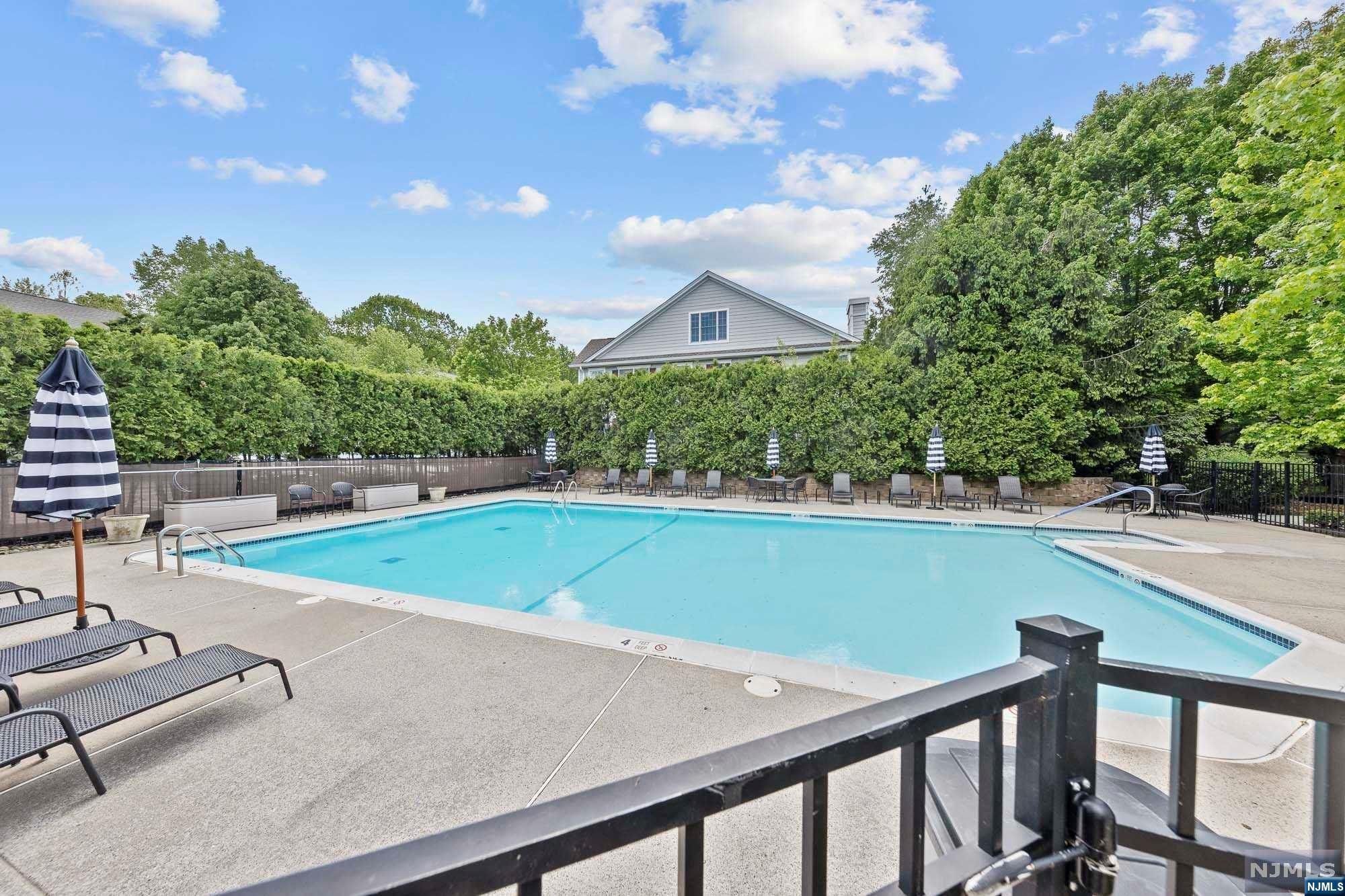15 Woods Edge Road